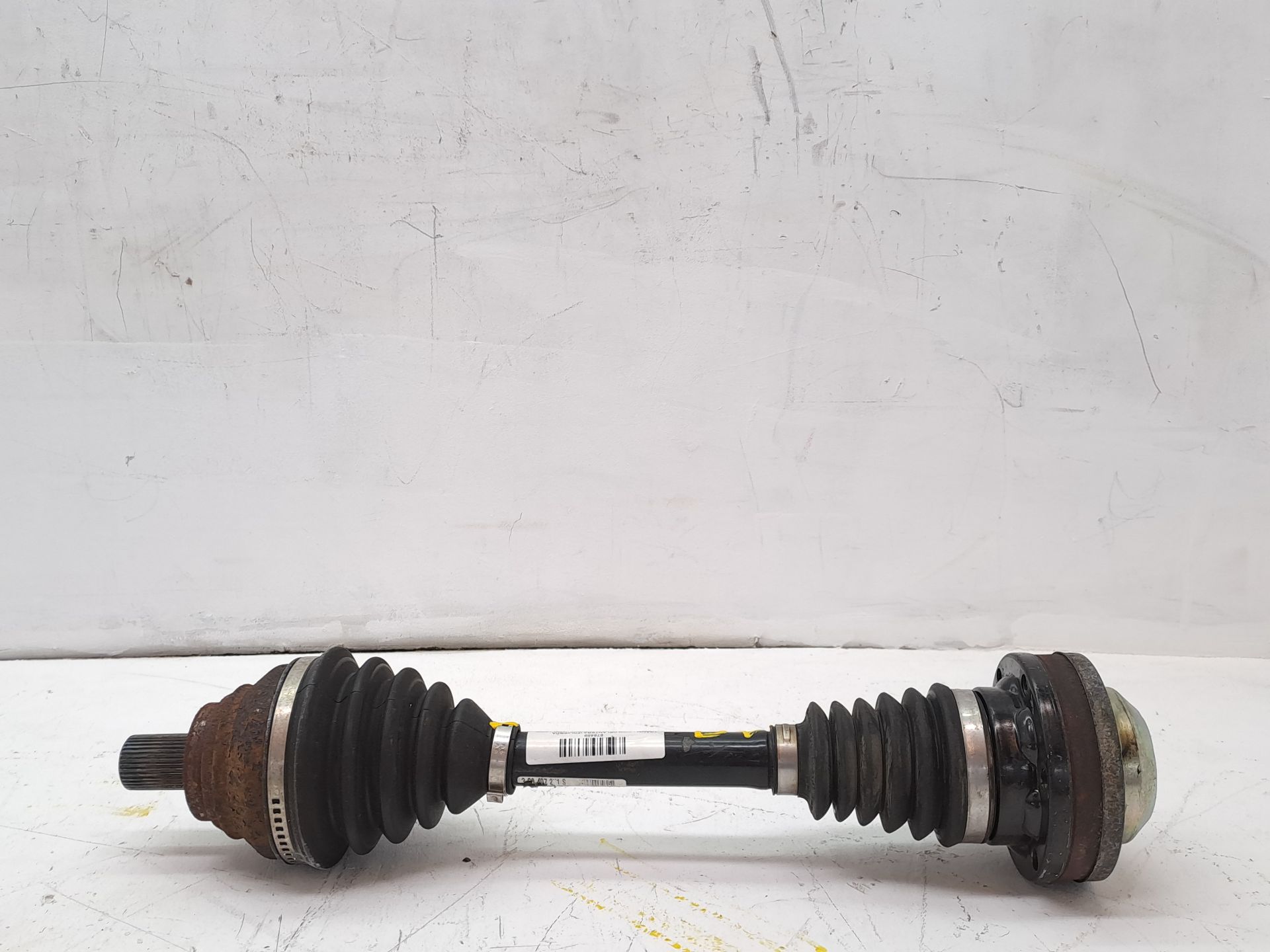 Front left driveshaft VOLKSWAGEN PASSAT VARIANT (3C5)