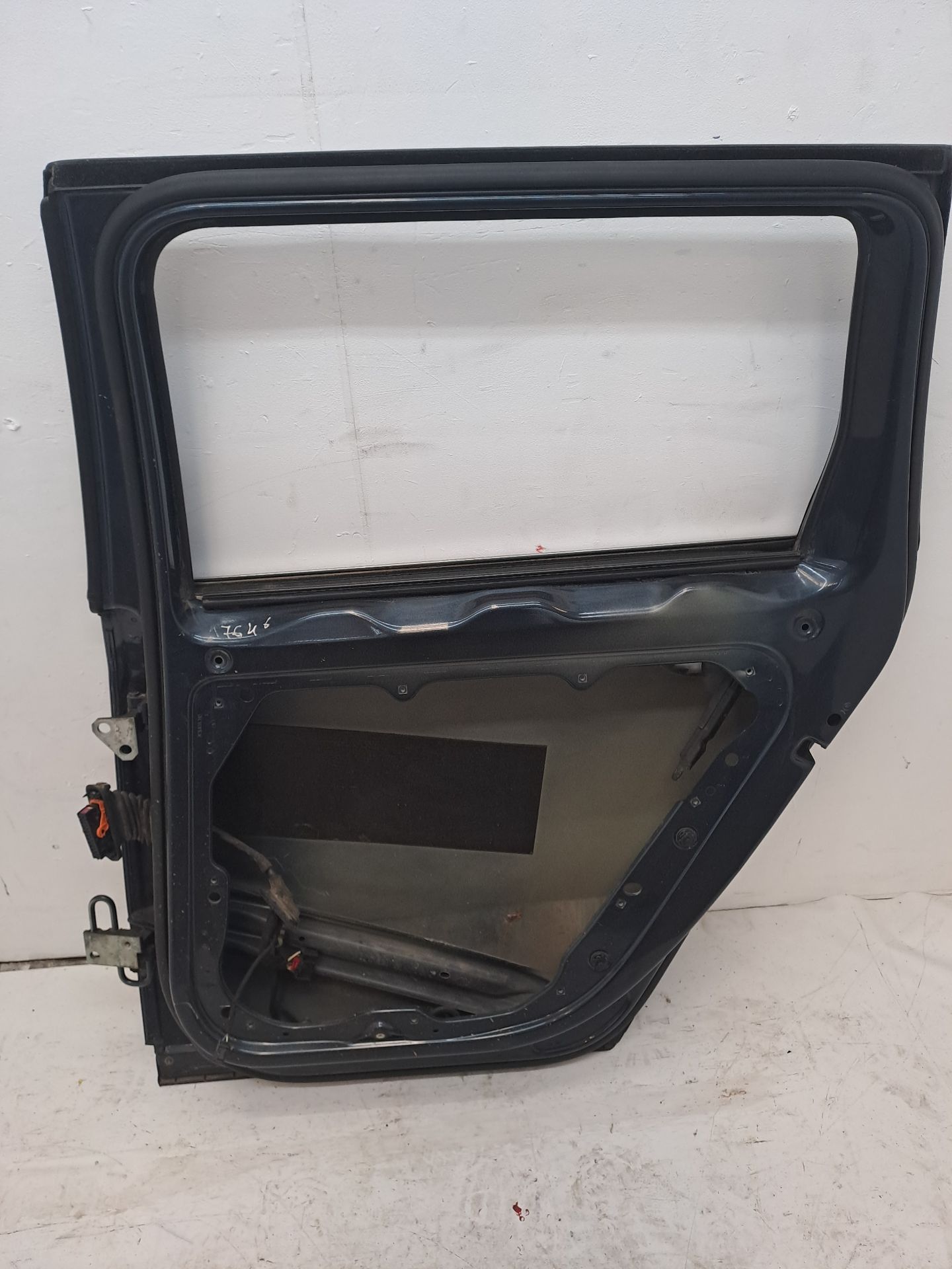 PUERTA TRASERA DERECHA VOLKSWAGEN PASSAT VARIANT (3C5)