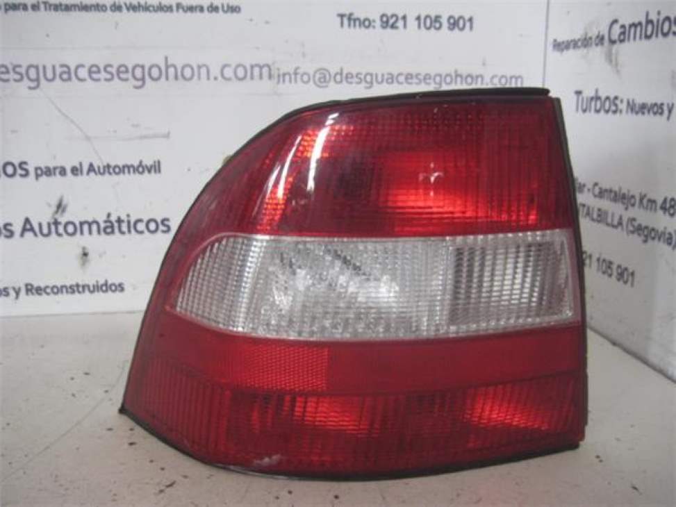 Farol traseiro esquerdo OPEL VECTRA B BERLINA