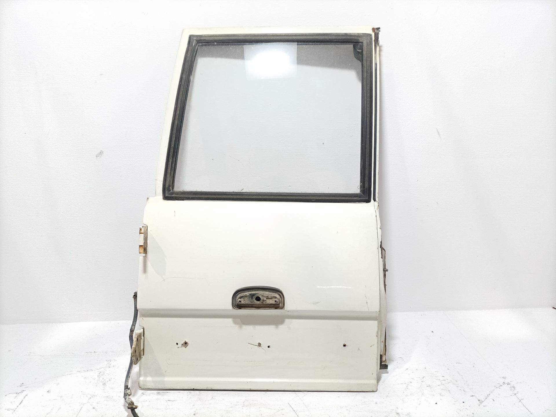 Tailgate Left NISSAN PATROL (K/W160)