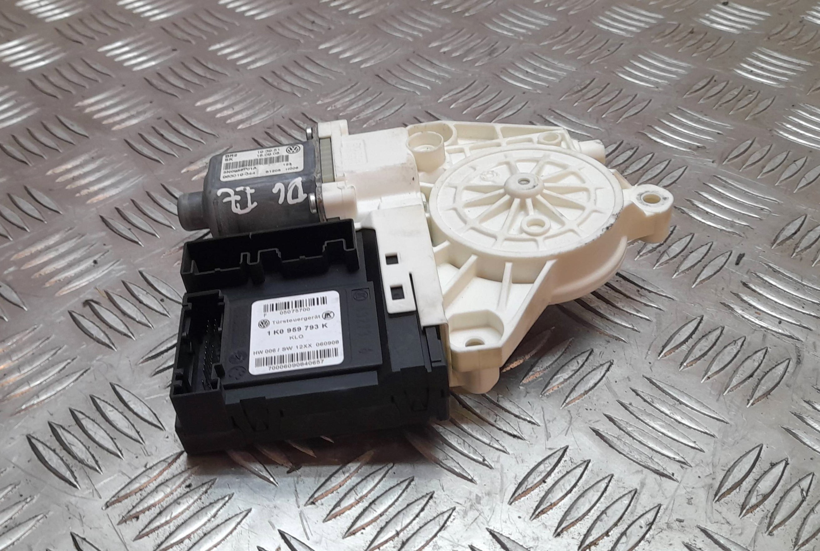 Motor vidro elétrico dianteiro esquerdo VOLKSWAGEN TIGUAN (5N1)