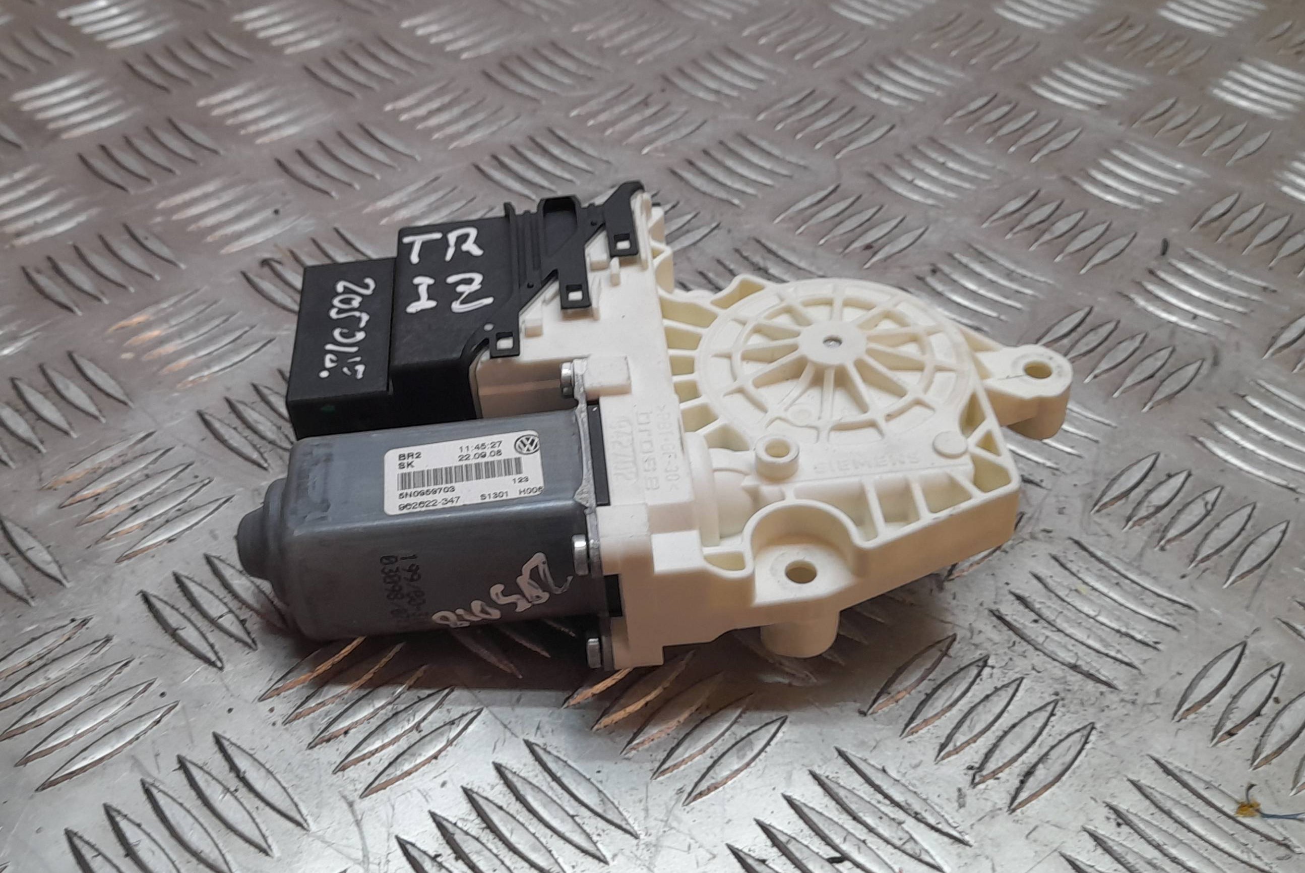 Motor vidro elétrico traseiro esquerdo VOLKSWAGEN TIGUAN (5N1)