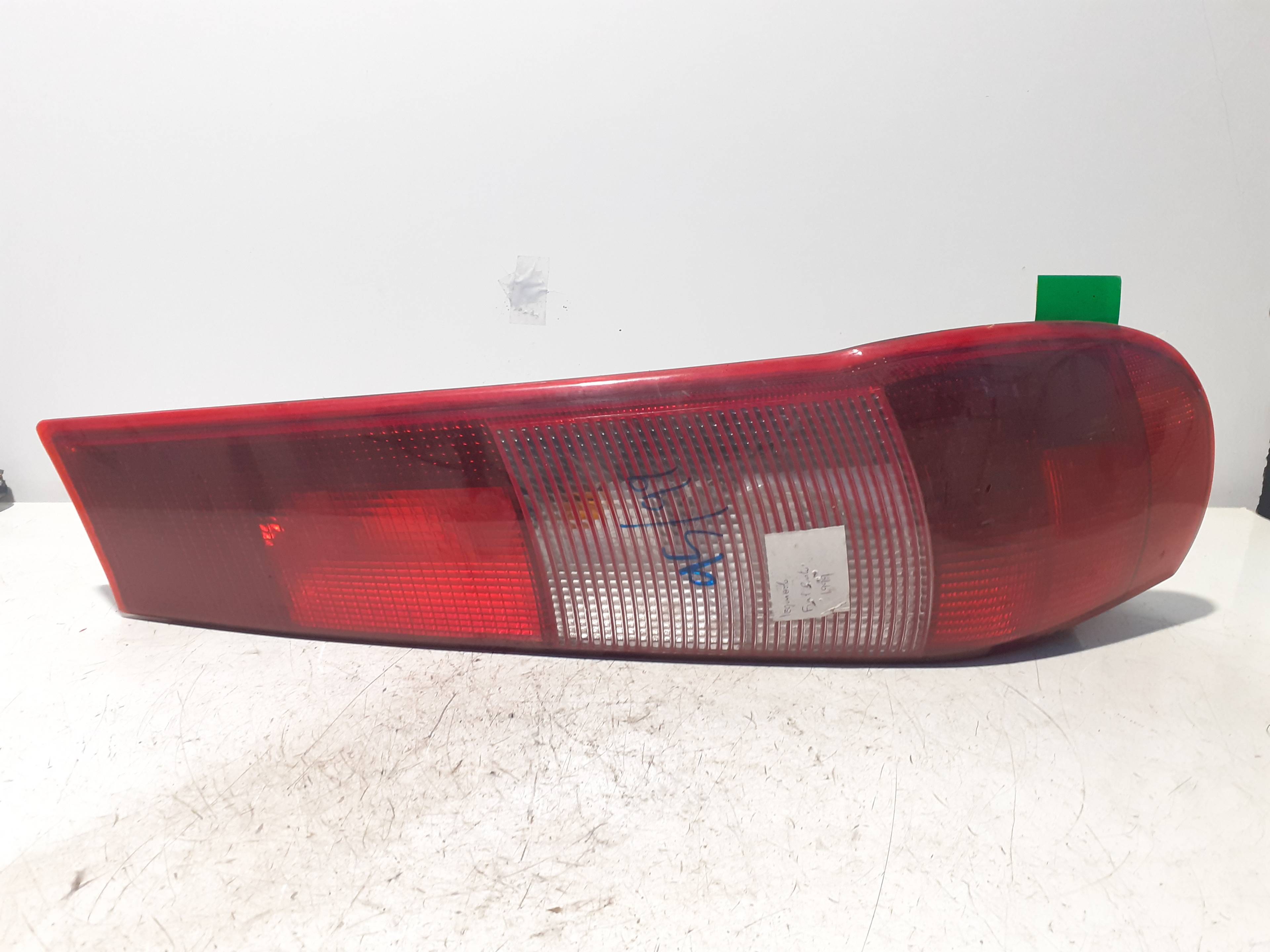 Farol traseiro esquerdo FIAT PUNTO BERL. (176)