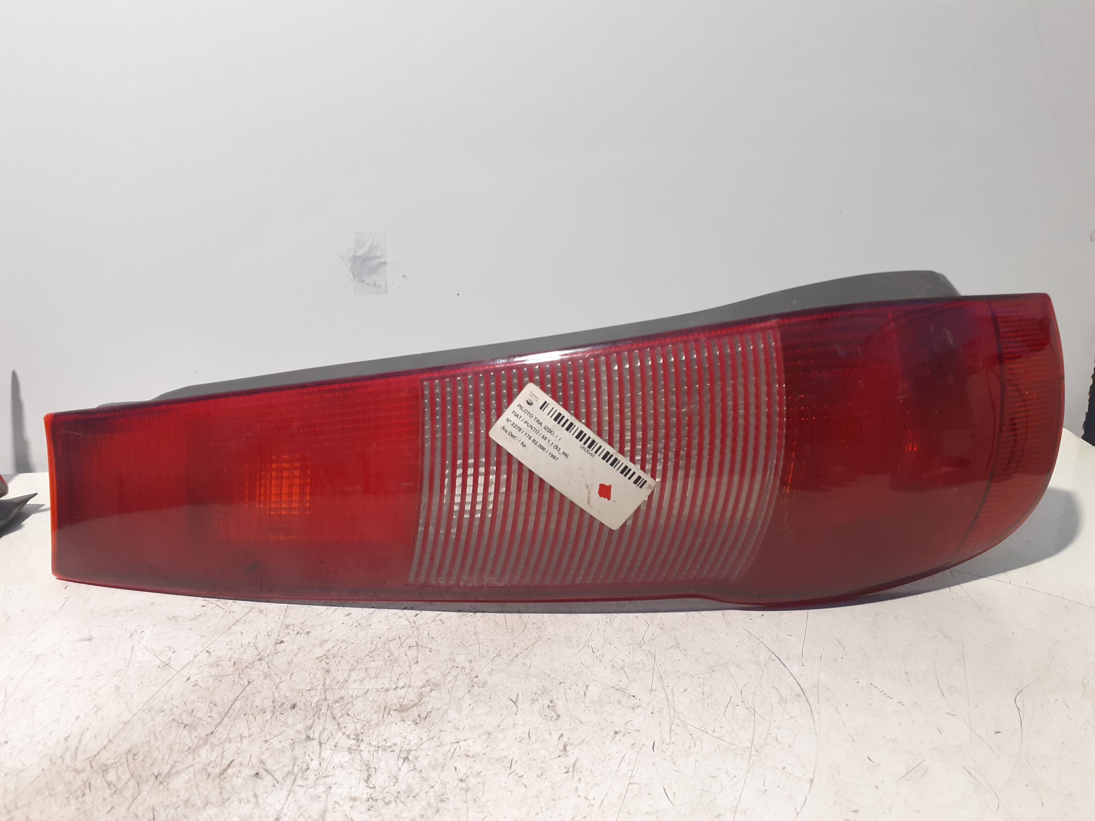 Farol traseiro esquerdo FIAT PUNTO BERL. (176)