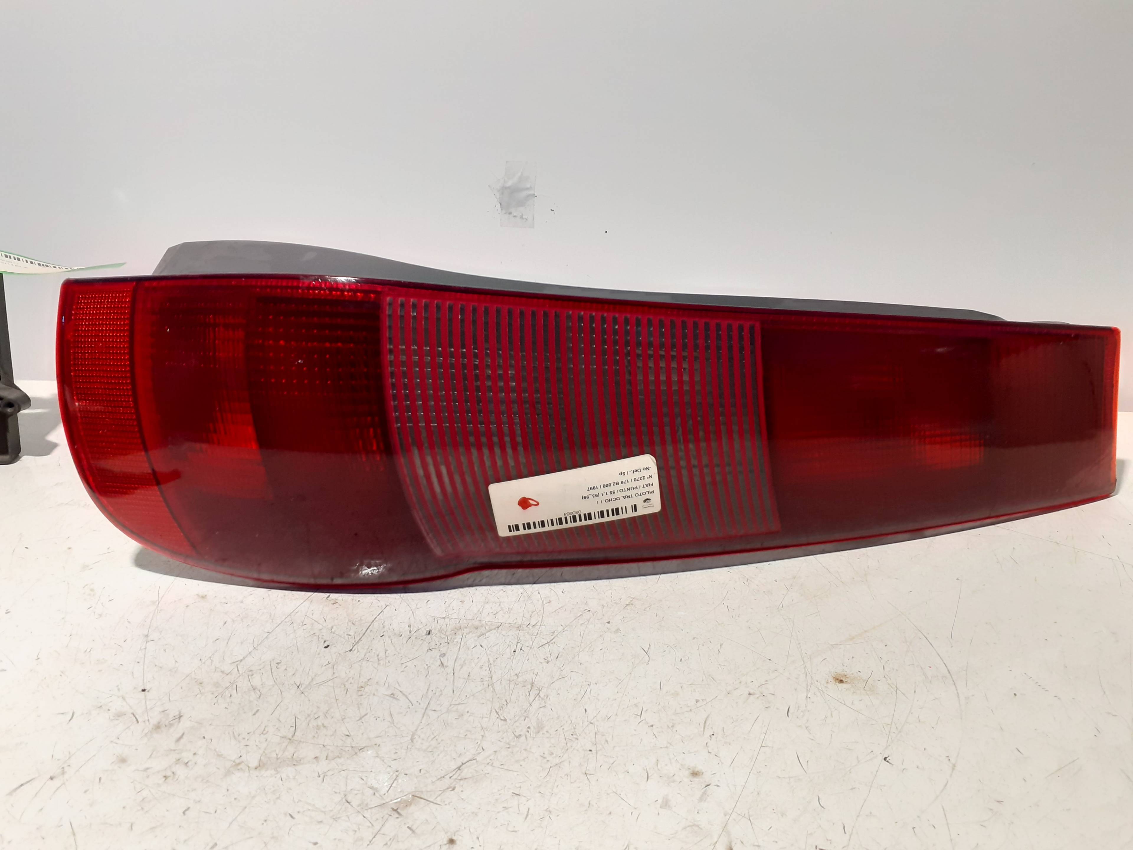 Farol traseiro direito FIAT PUNTO BERL. (176)