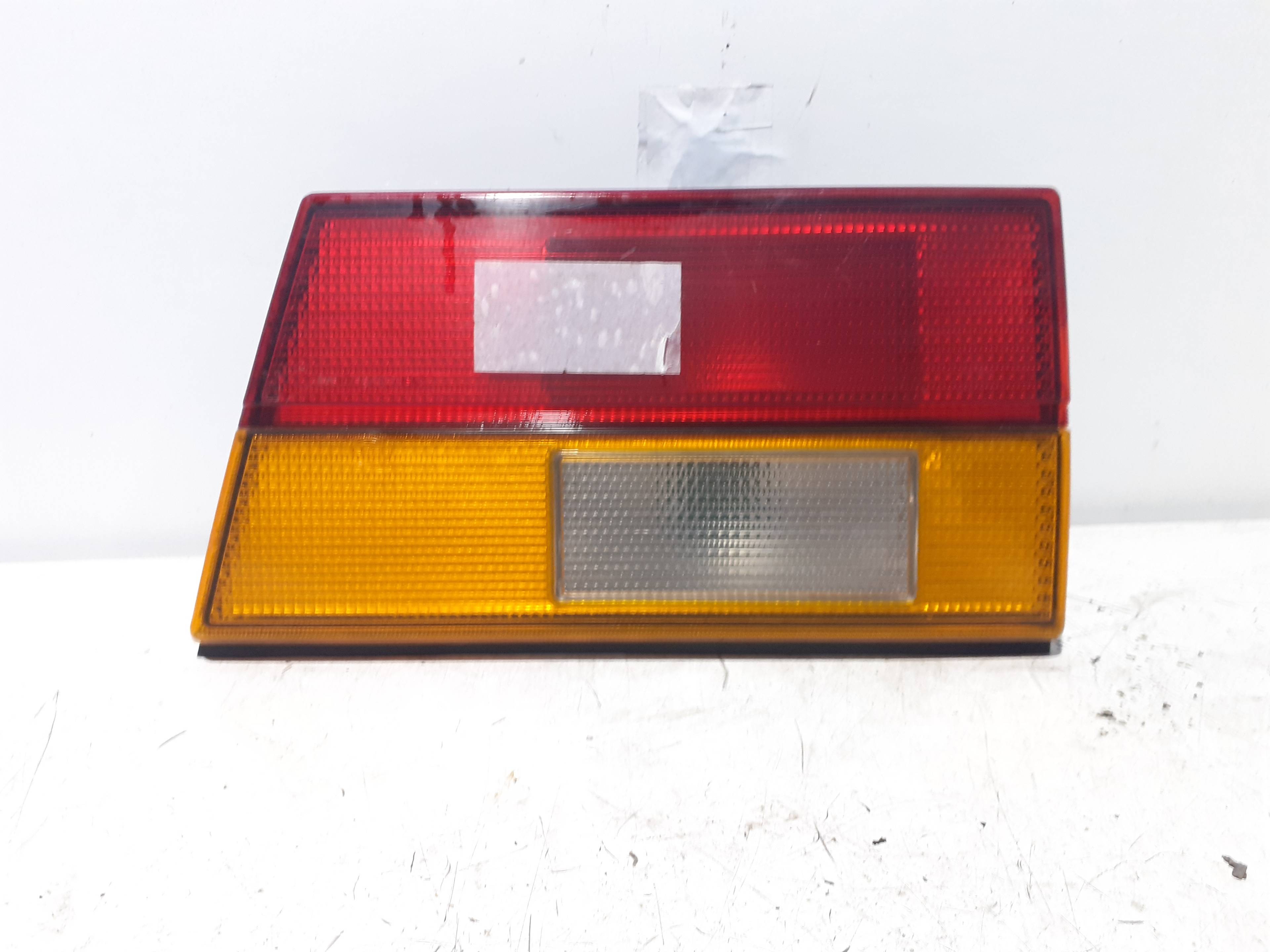 Heckleuchte rechts VOLKSWAGEN PASSAT BERLINA (312)