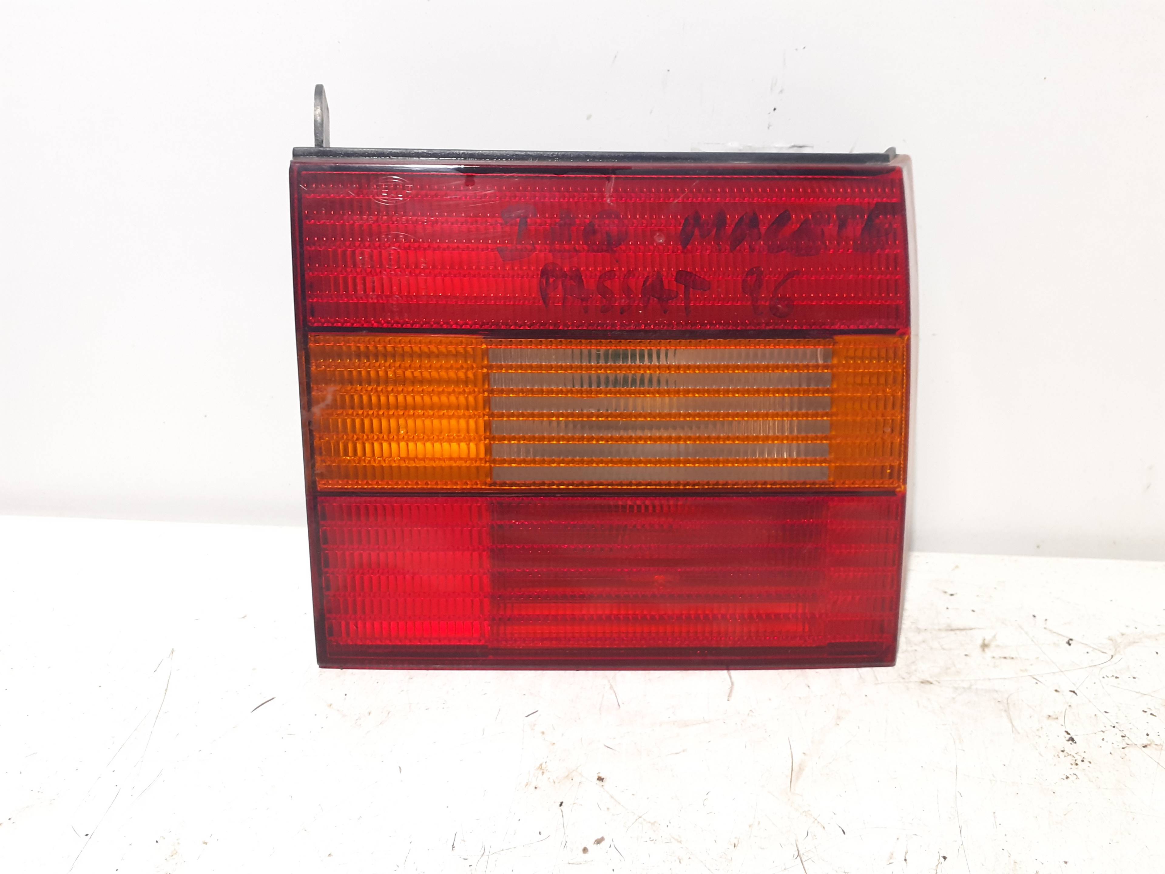 Heckleuchte links VOLKSWAGEN PASSAT BERLINA (312)