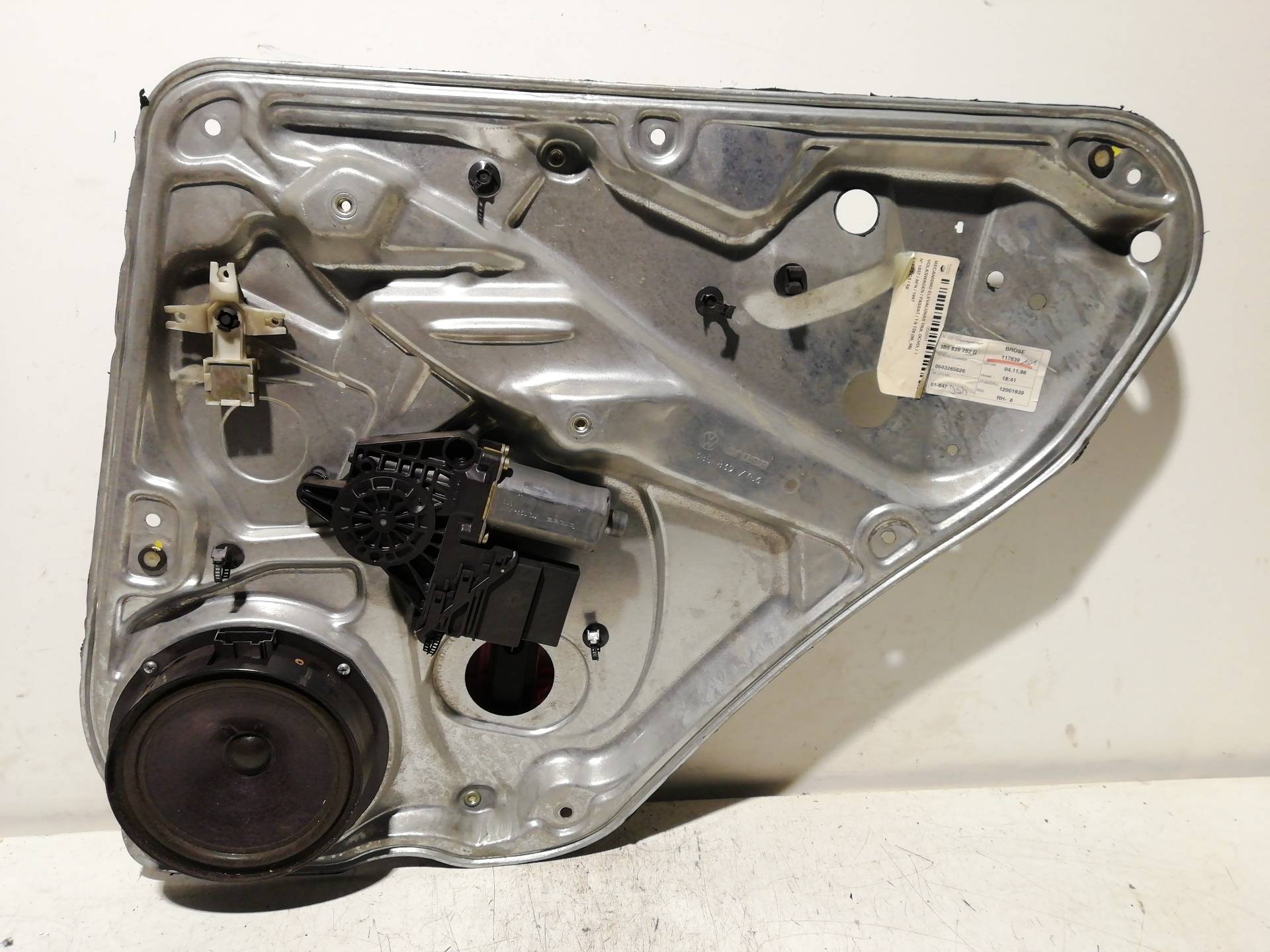 Rear right window regulator VOLKSWAGEN PASSAT BERLINA (312)