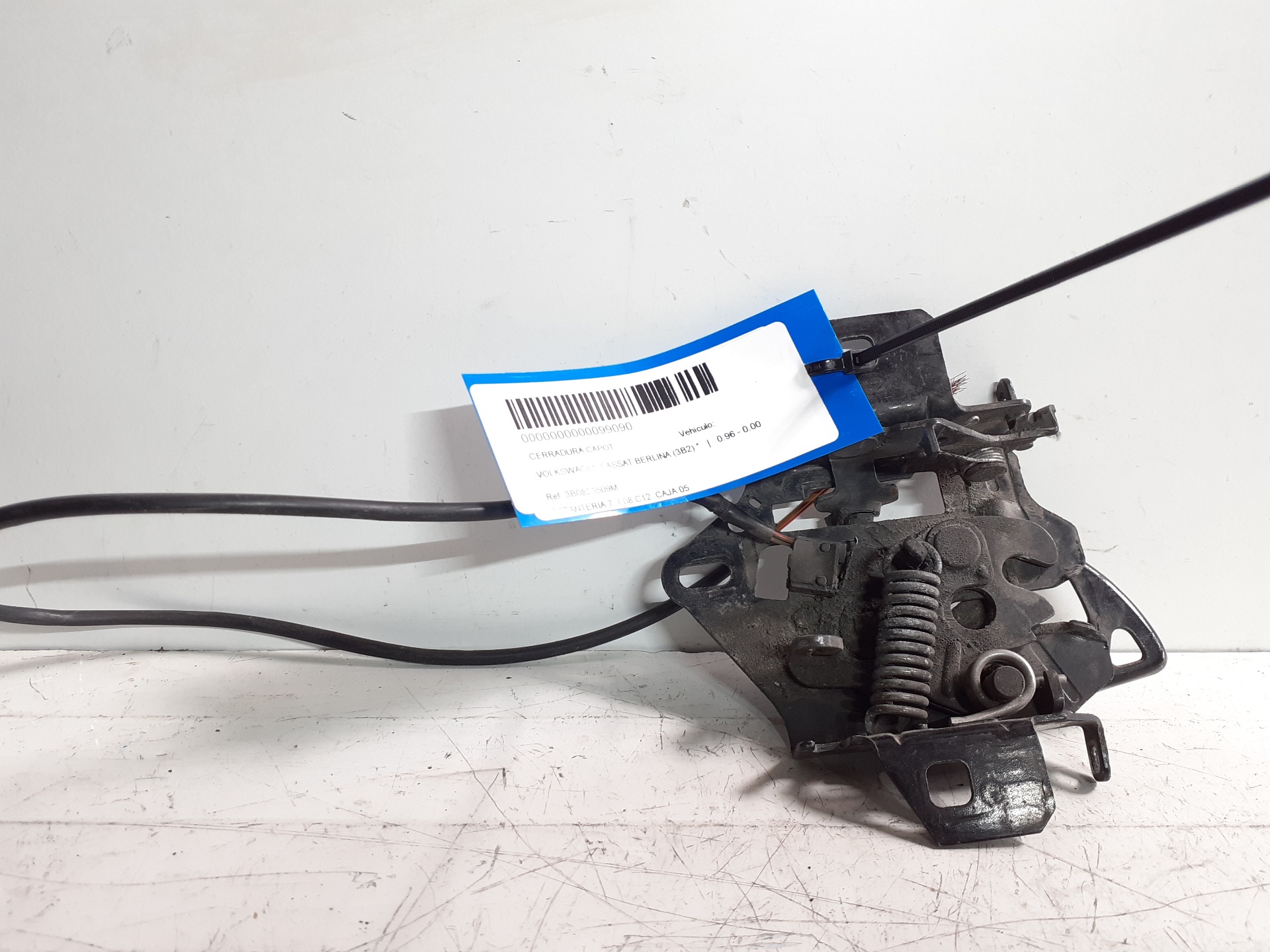Bonnet lock VOLKSWAGEN PASSAT BERLINA (312)