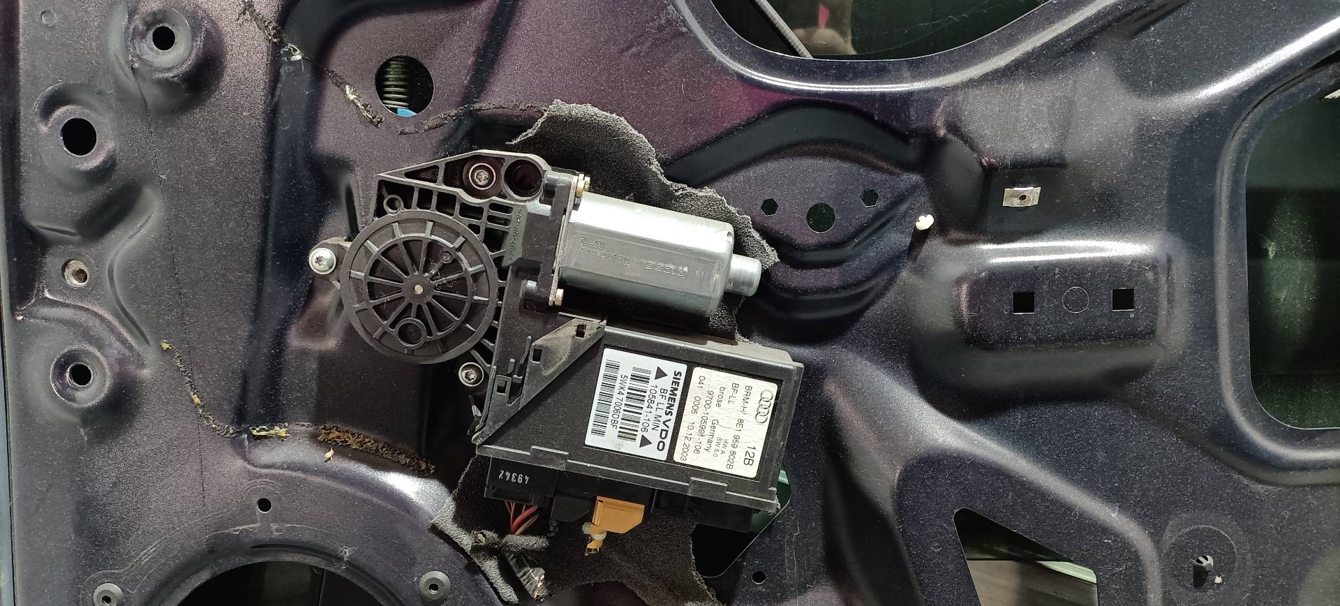 Front right window regulator AUDI A4 BERLINA (B5)