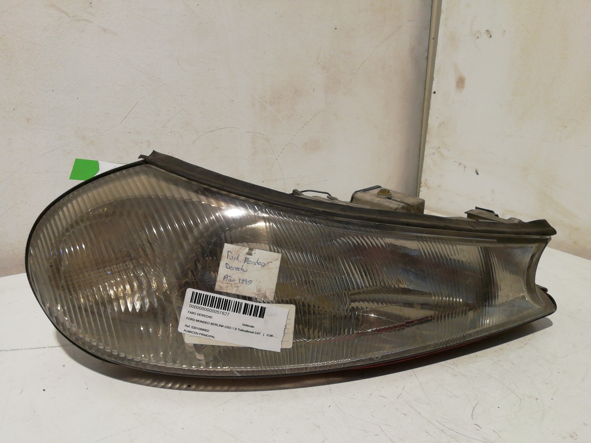 Right headlight FORD MONDEO BERLINA (GD)