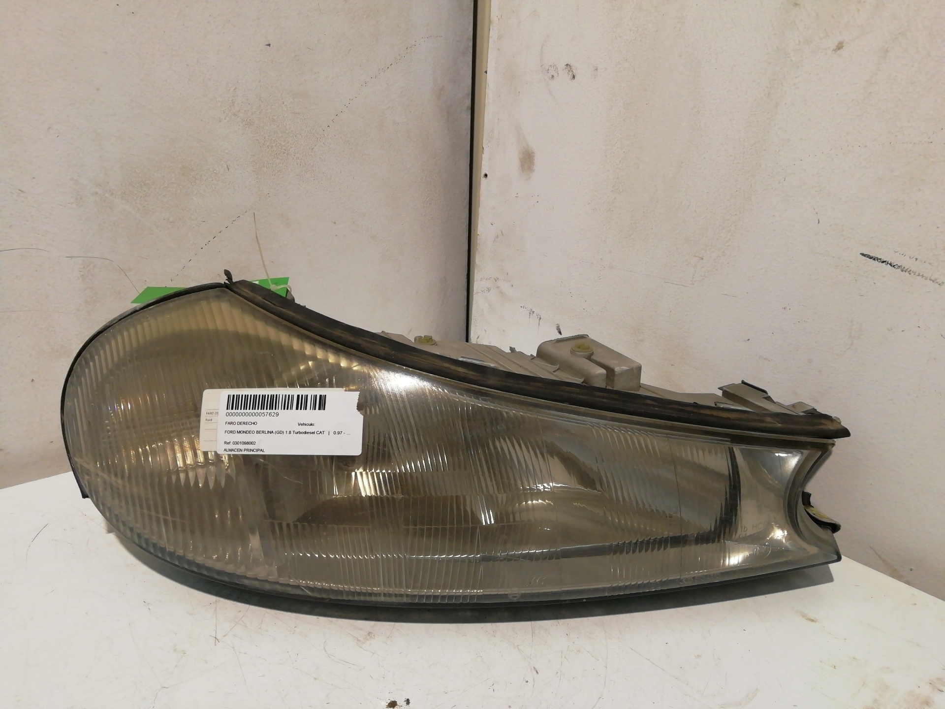 Right headlight FORD MONDEO BERLINA (GD)