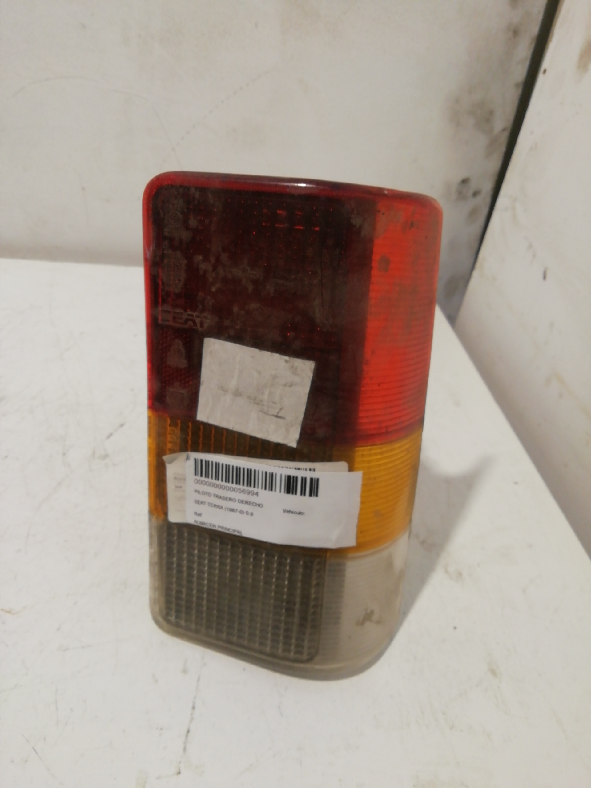 Farol traseiro direito SEAT TERRA