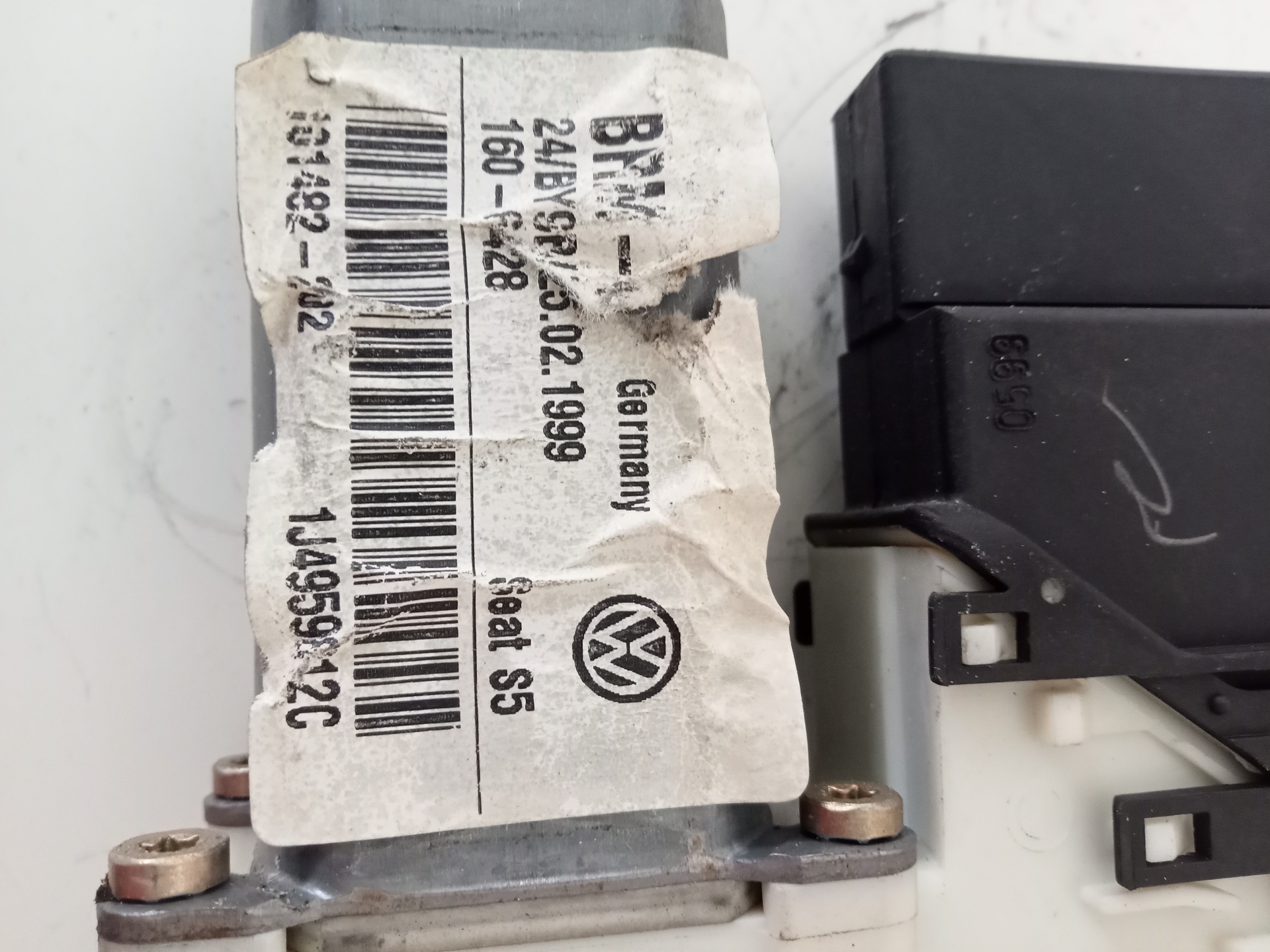 Motor vidro elétrico traseiro direito SEAT TOLEDO (1M2)