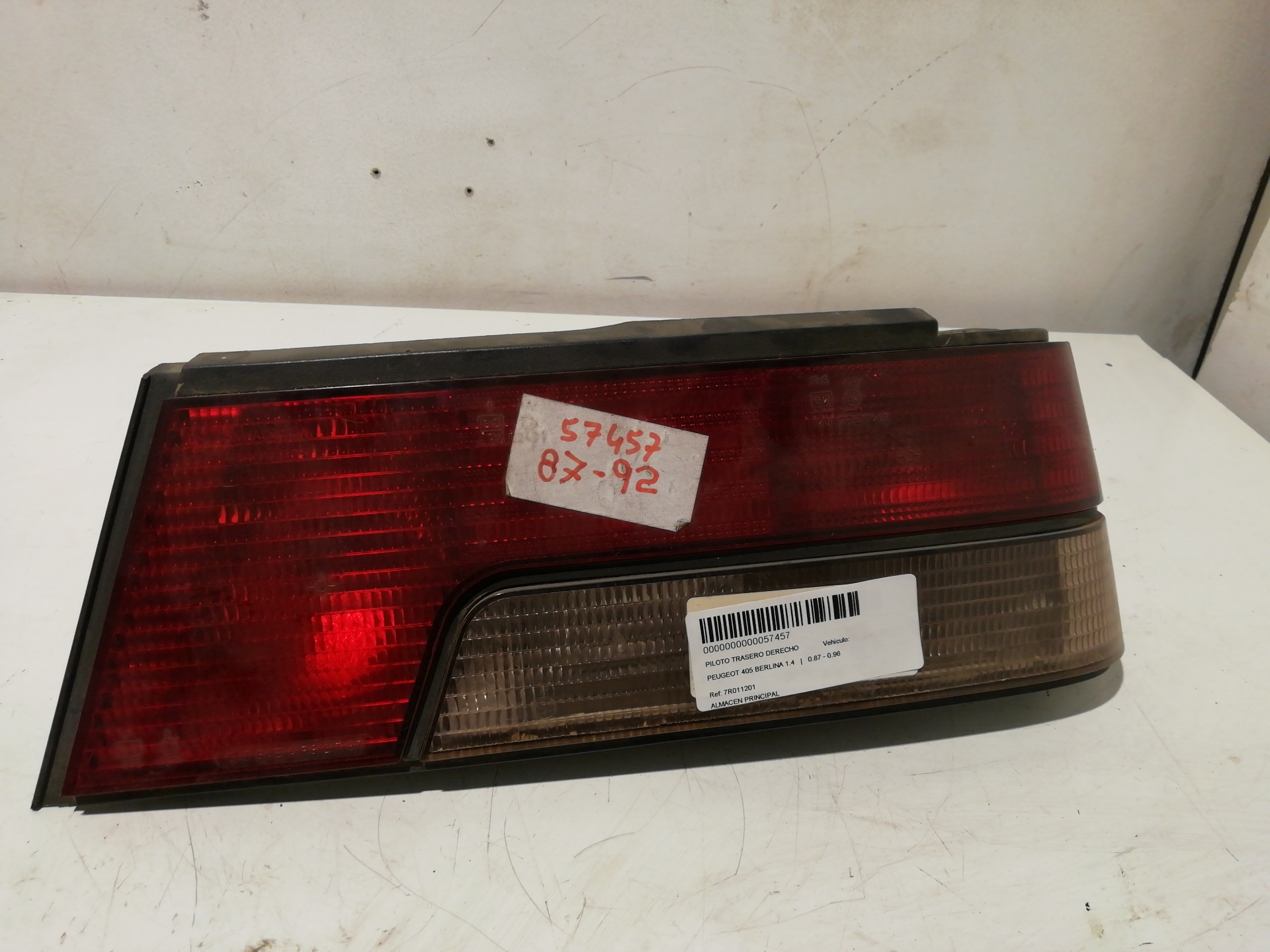 Heckleuchte rechts PEUGEOT 405 BERLINA