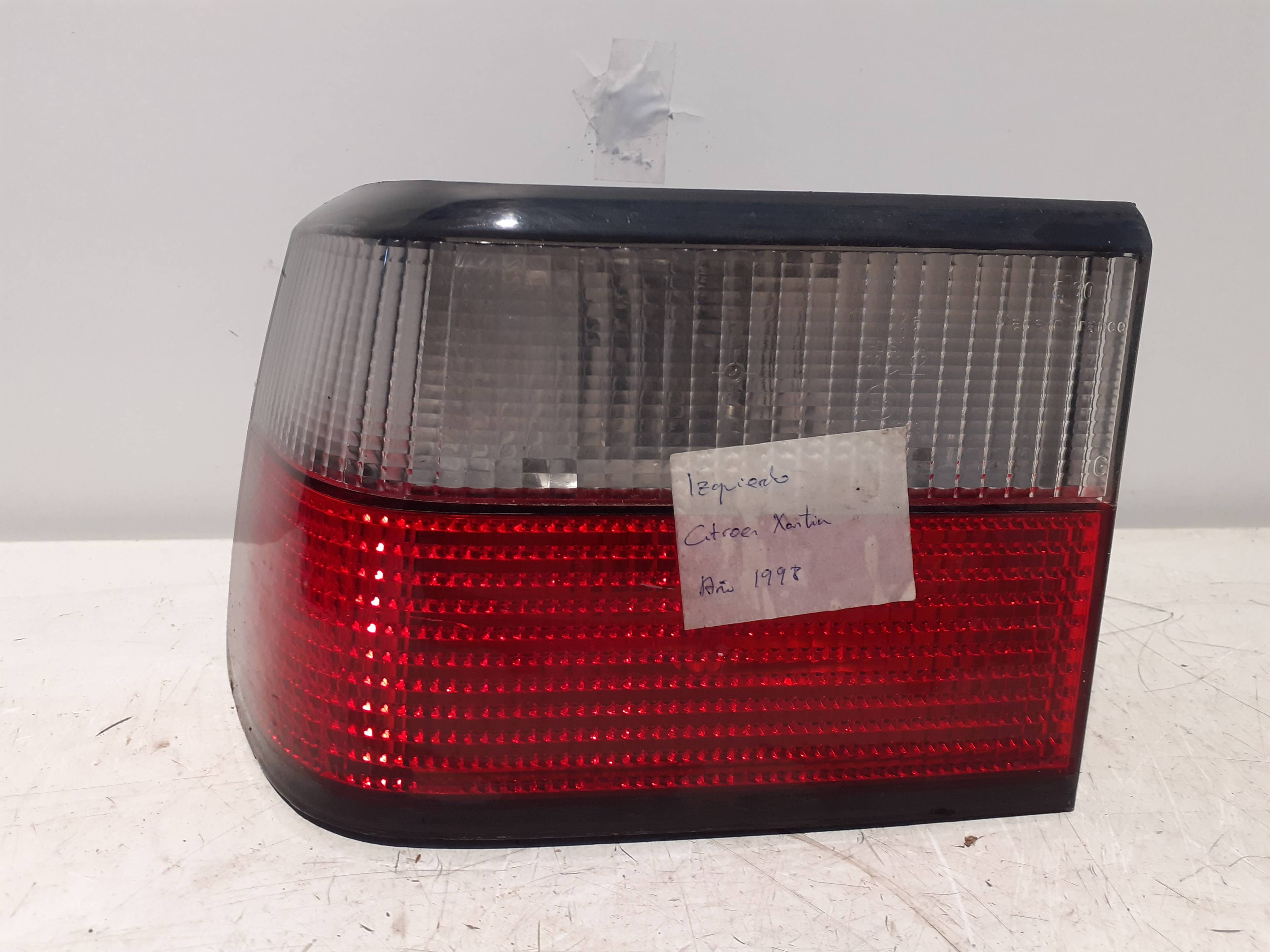 Feu arrière gauche CITROEN XANTIA BERLINA