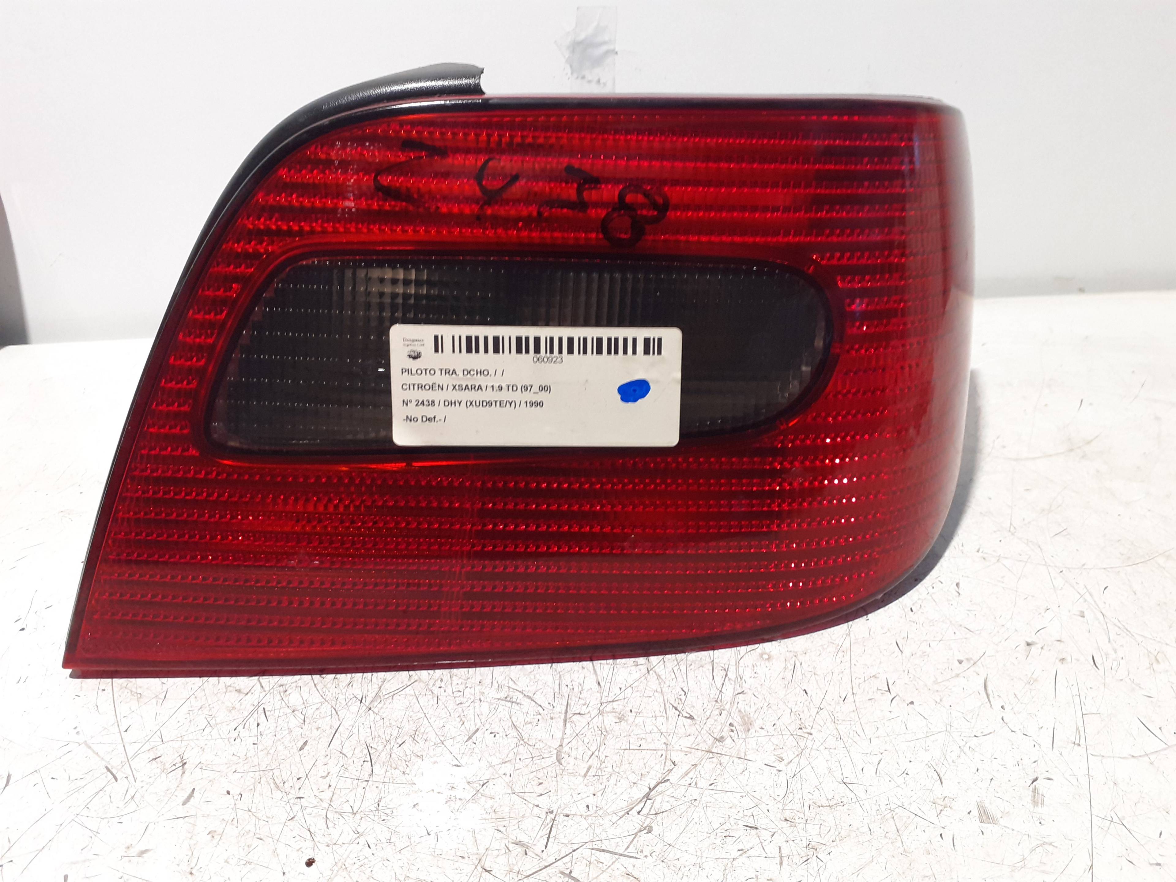 Feu arrière droit CITROEN XANTIA BERLINA