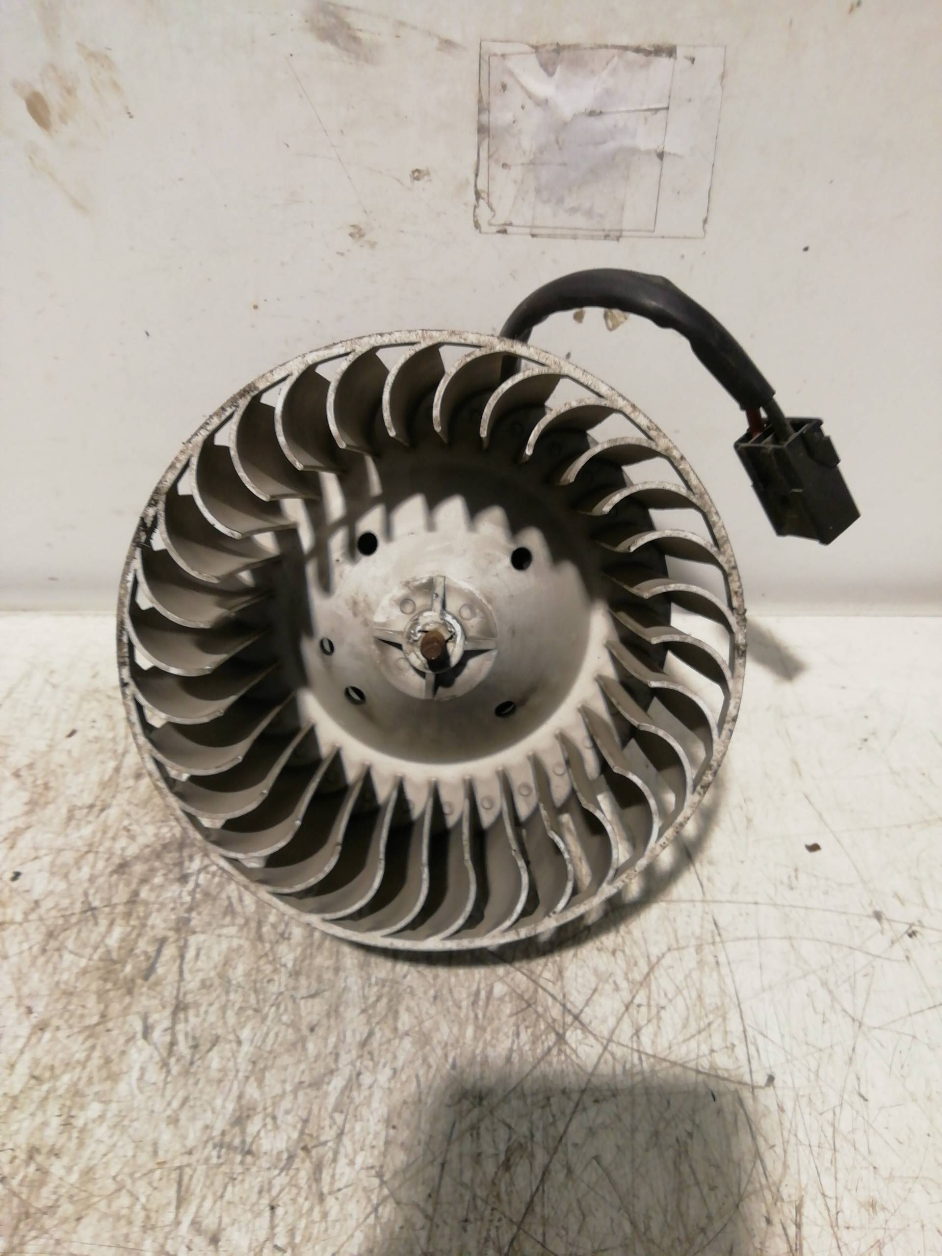 Ventilador do aquecimento RENAULT RAPID/EXPRESS (F40)