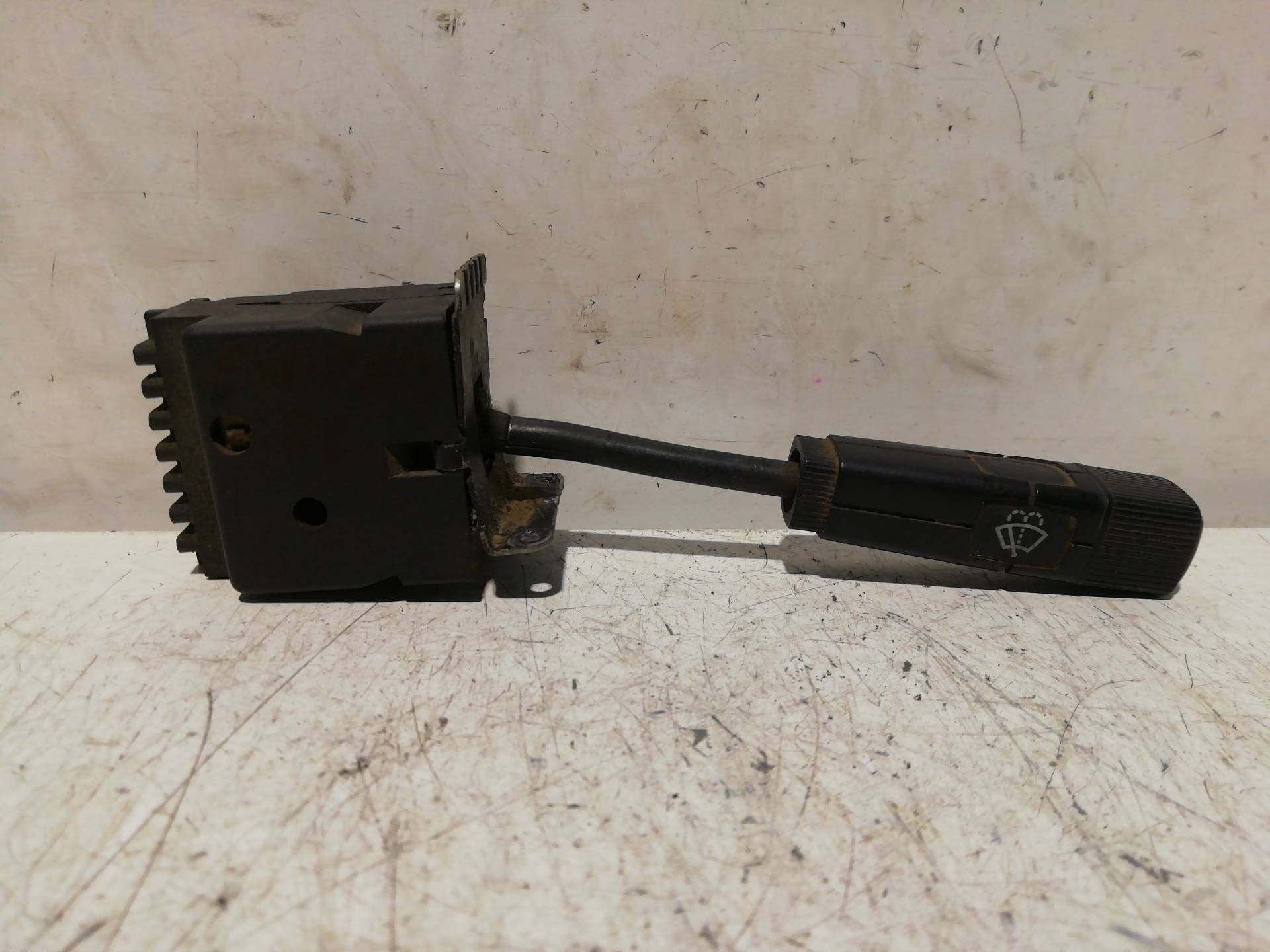 Comando limpa-vidros RENAULT RAPID/EXPRESS (F40)