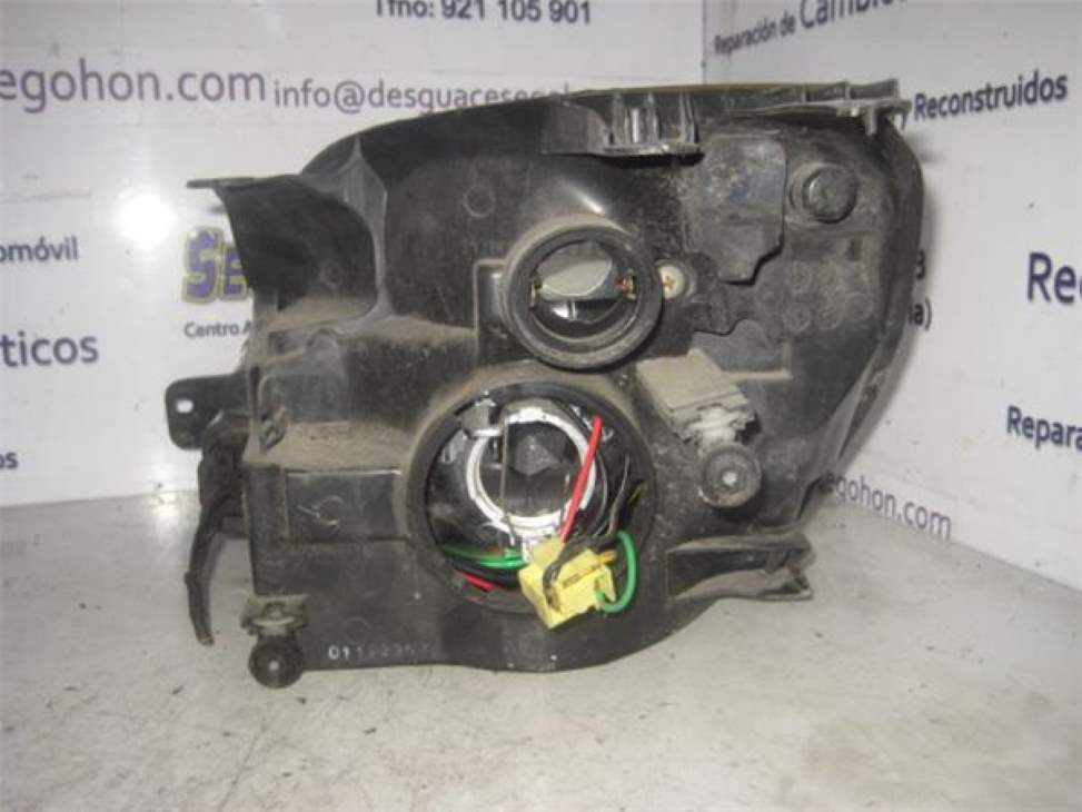 Right headlight FORD FIESTA BERLINA