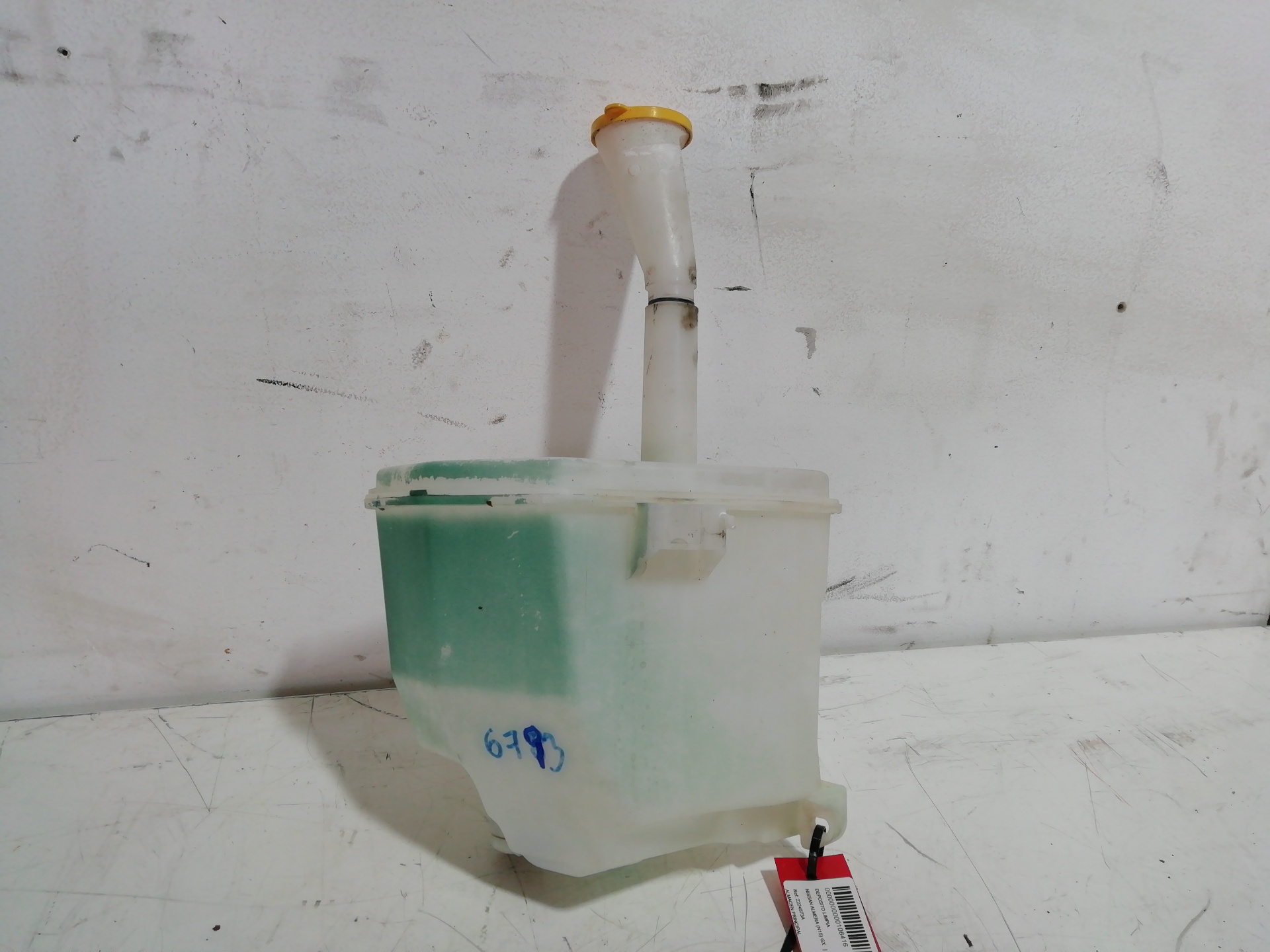 Washer fluid reservoir NISSAN ALMERA (N15)