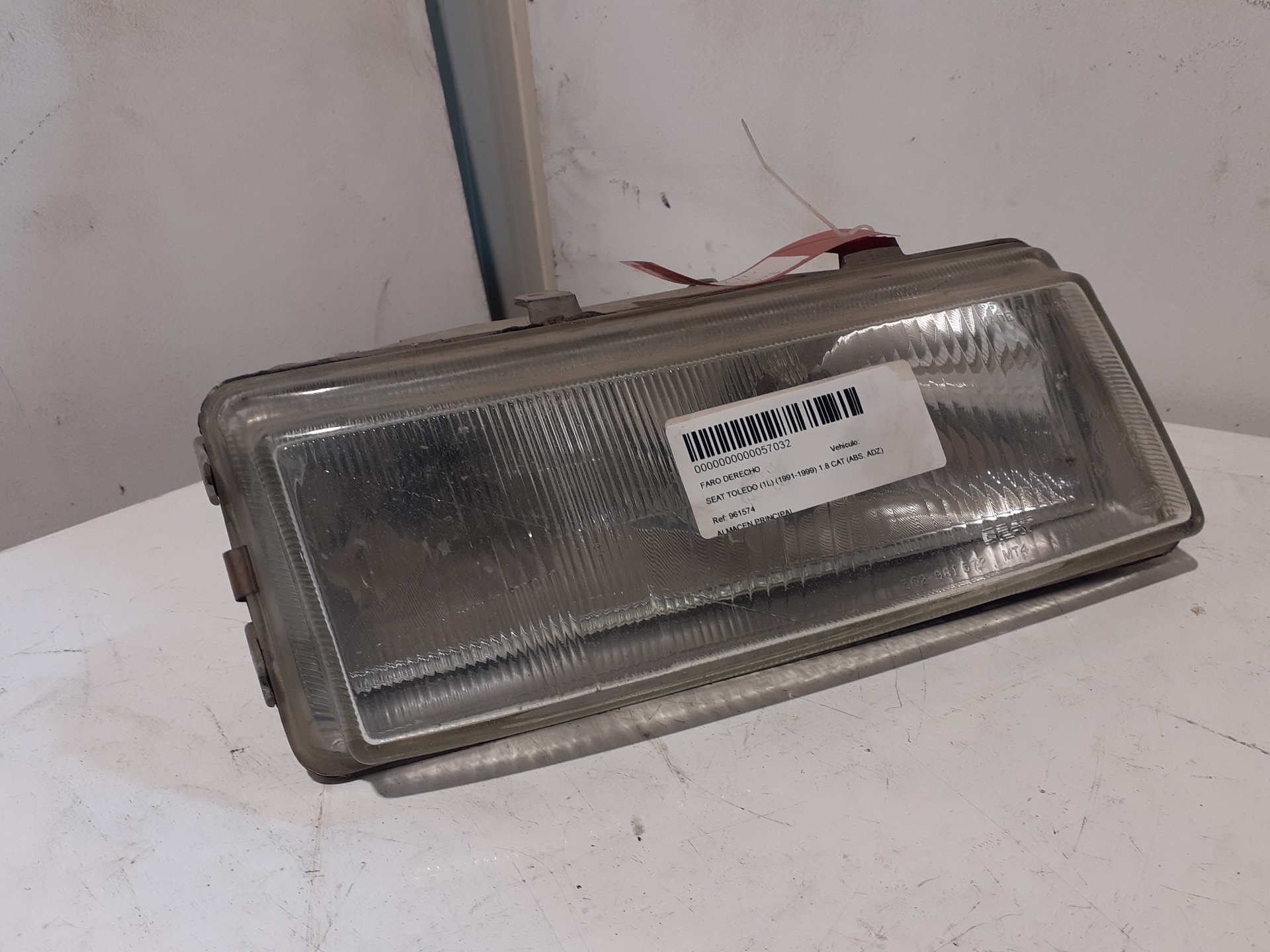 Phare droit SEAT TOLEDO (1L)