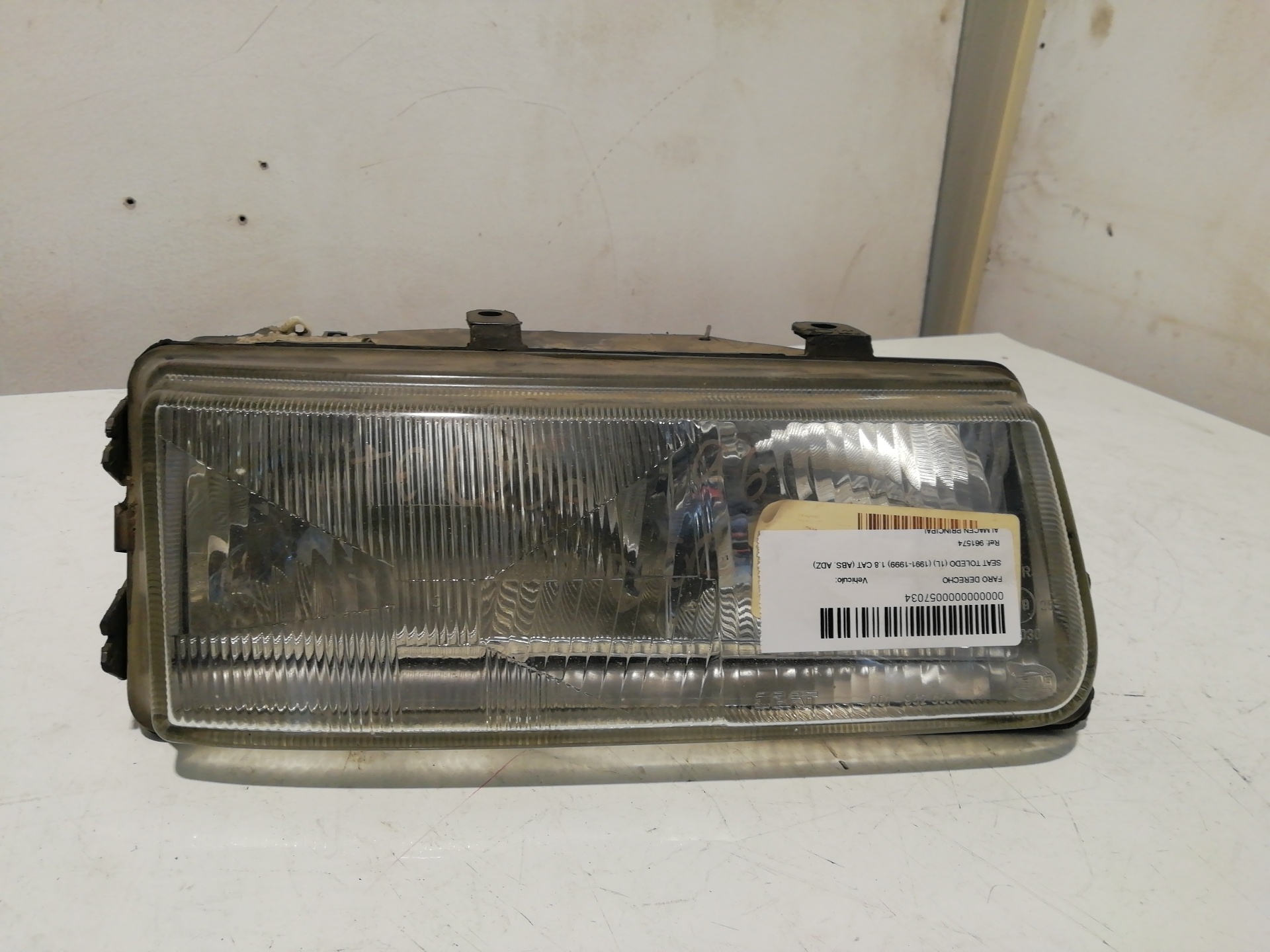 Phare droit SEAT TOLEDO (1L)