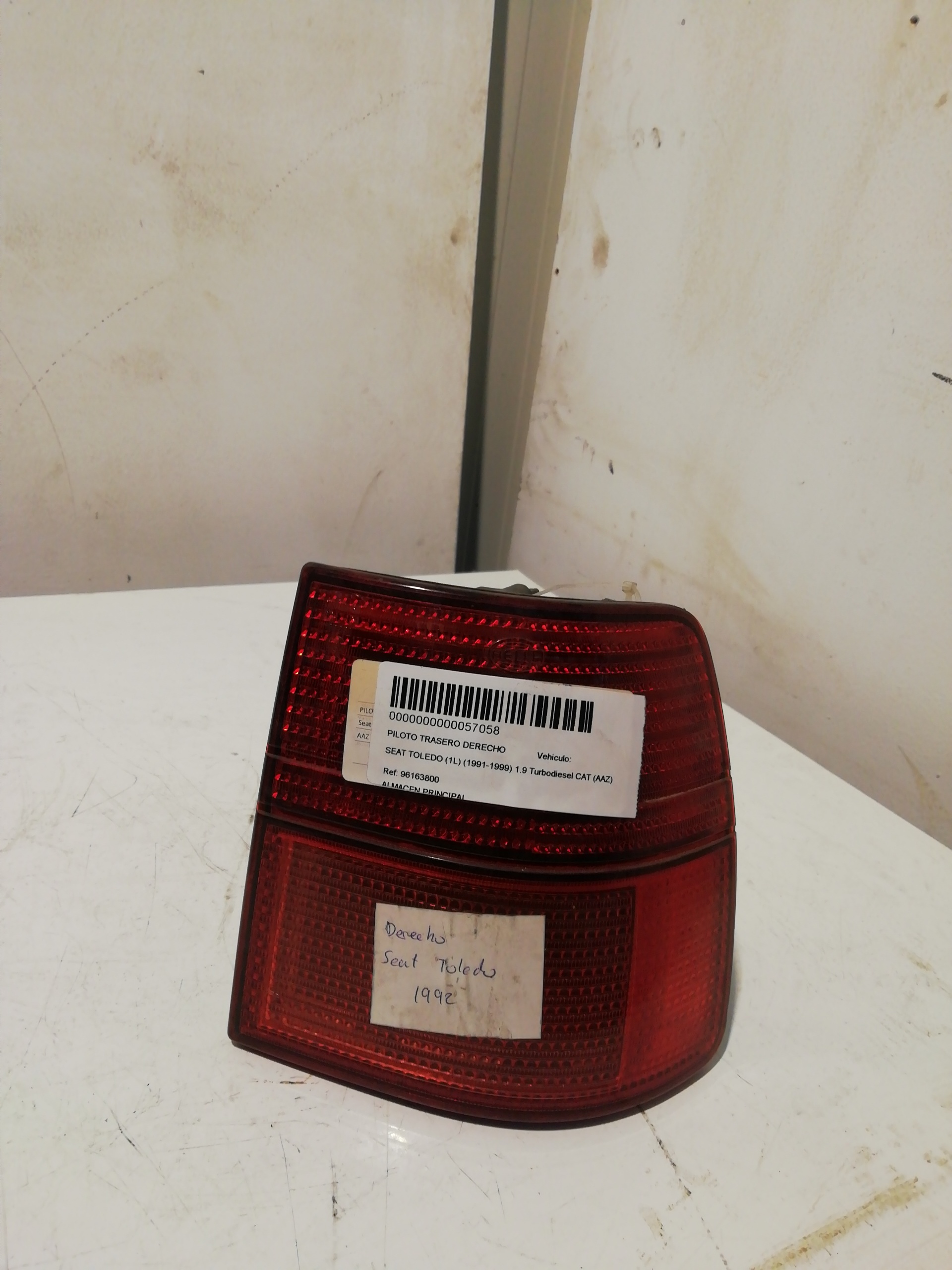 Feu arrière droit SEAT TOLEDO (1L)