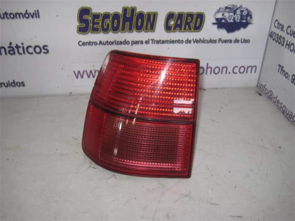 Feu arrière gauche SEAT TOLEDO (1L)