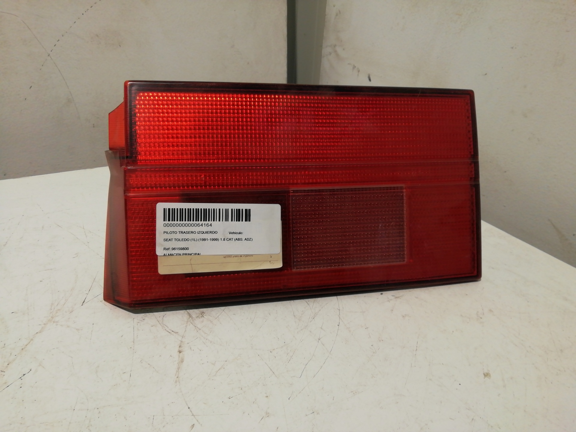 Heckleuchte links SEAT TOLEDO (1L)