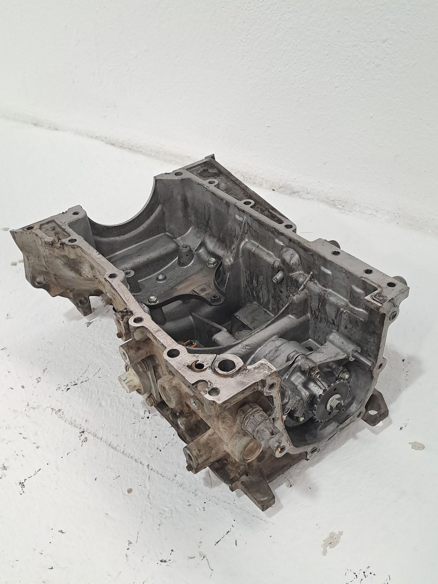 Oil pan TOYOTA AURIS