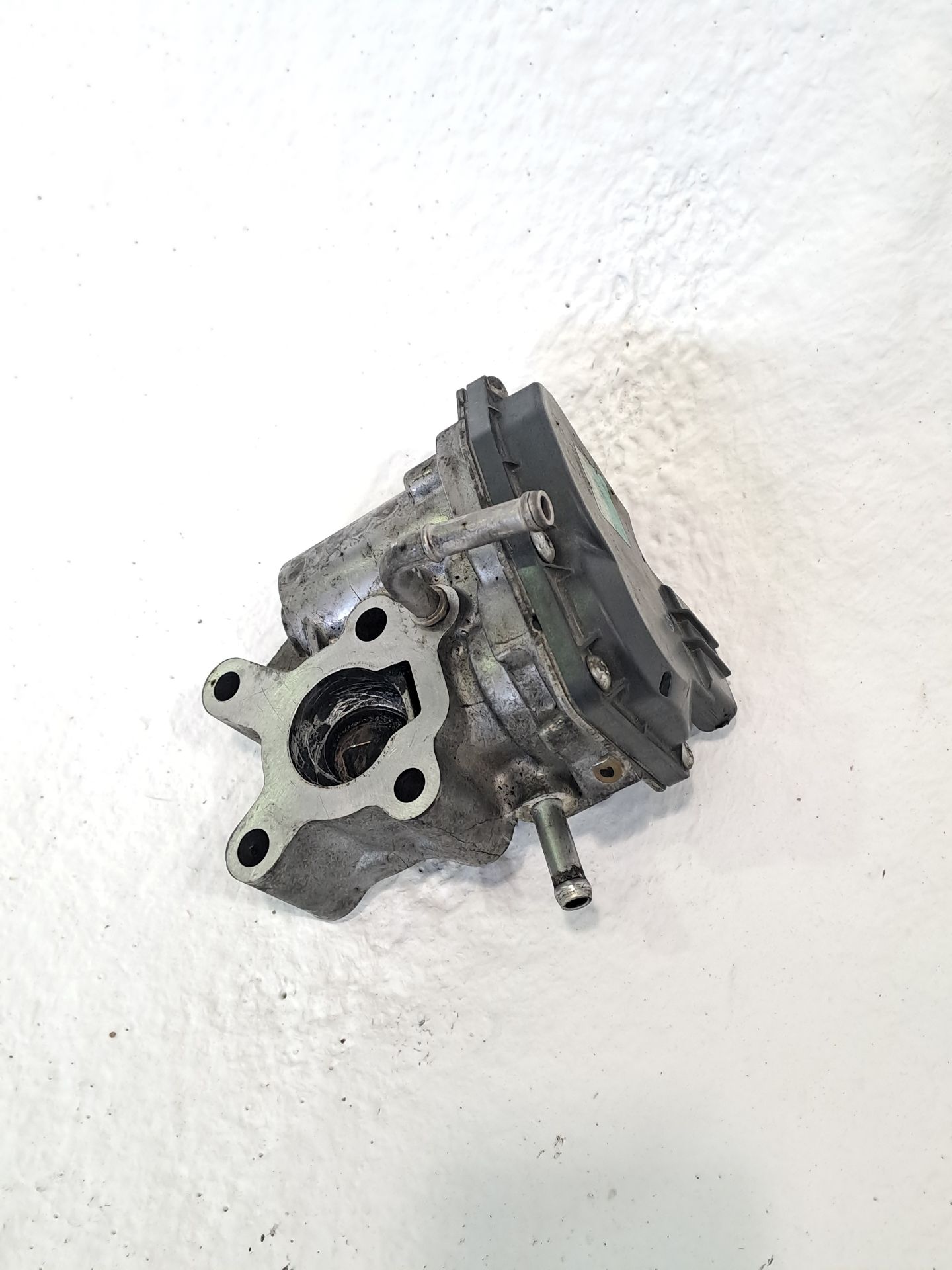 EGR valve TOYOTA AURIS