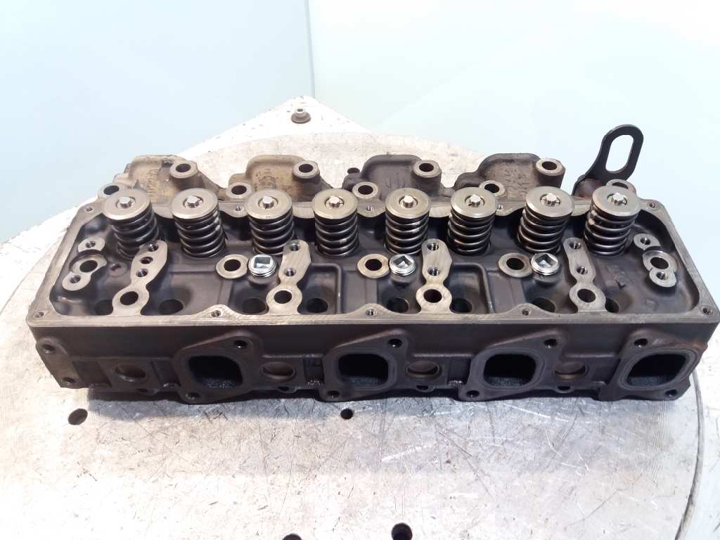 Cylinder head NISSAN CABSTAR E