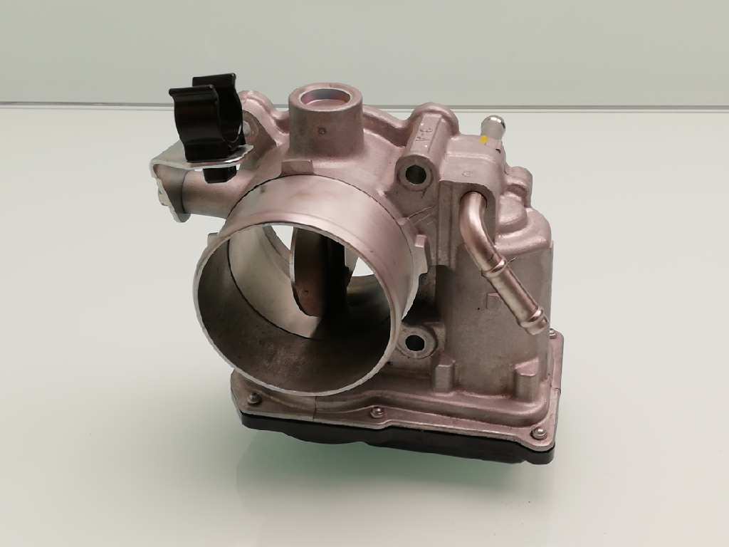 Throttle body TOYOTA LAND CRUISER (J12)