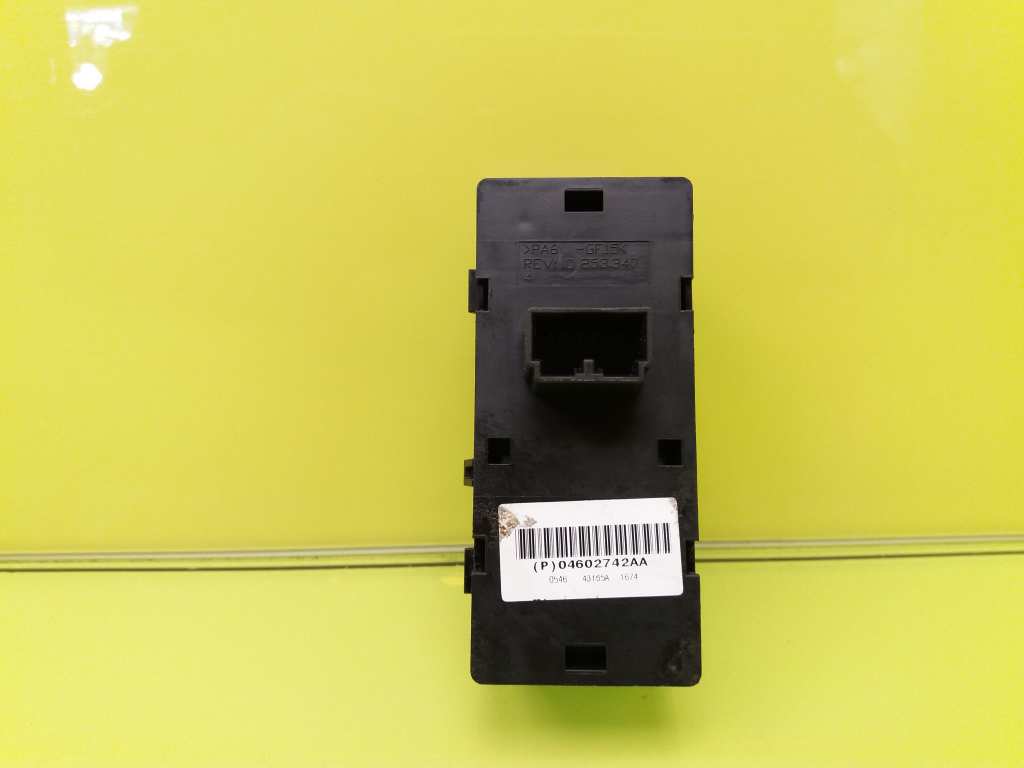 Front Right Window Switch JEEP GRAND CHEROKEE III (WH, WK)