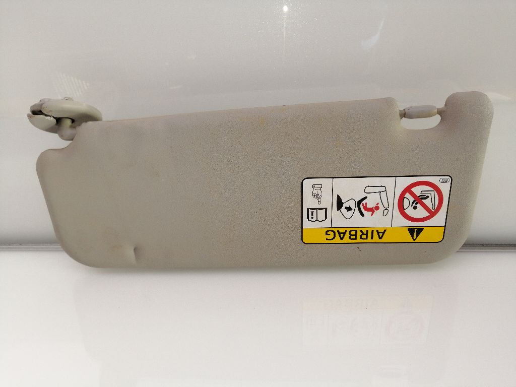 Para-sol direito TOYOTA HILUX (GUN1)