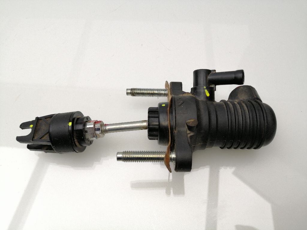 Kupplungsnehmerzylinder TOYOTA HILUX (GUN1)