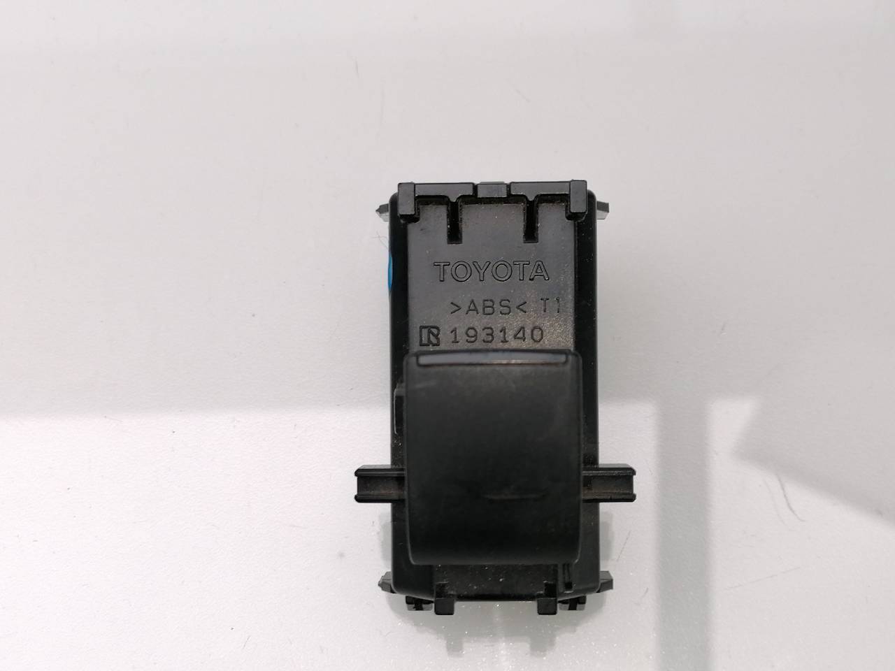 Commande lève-vitre avant droit TOYOTA HILUX (GUN1)