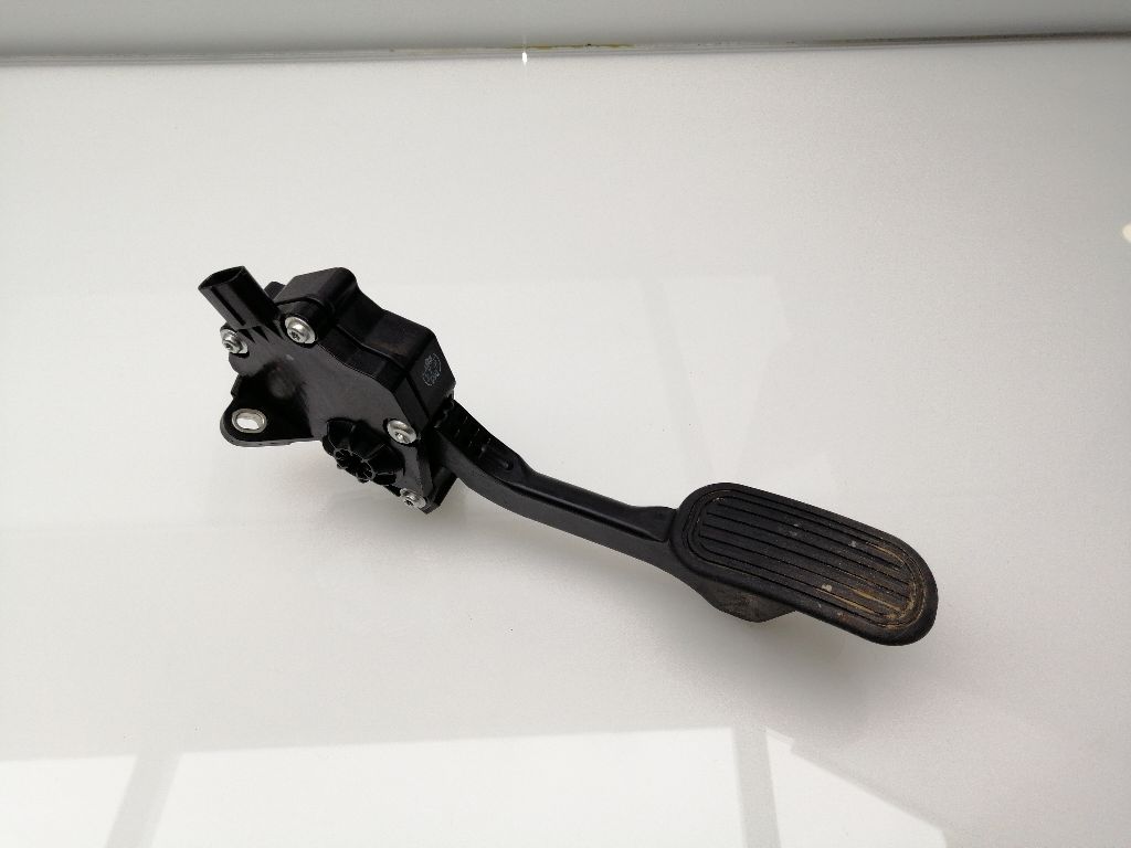 Pédale d'accélérateur TOYOTA HILUX (GUN1)