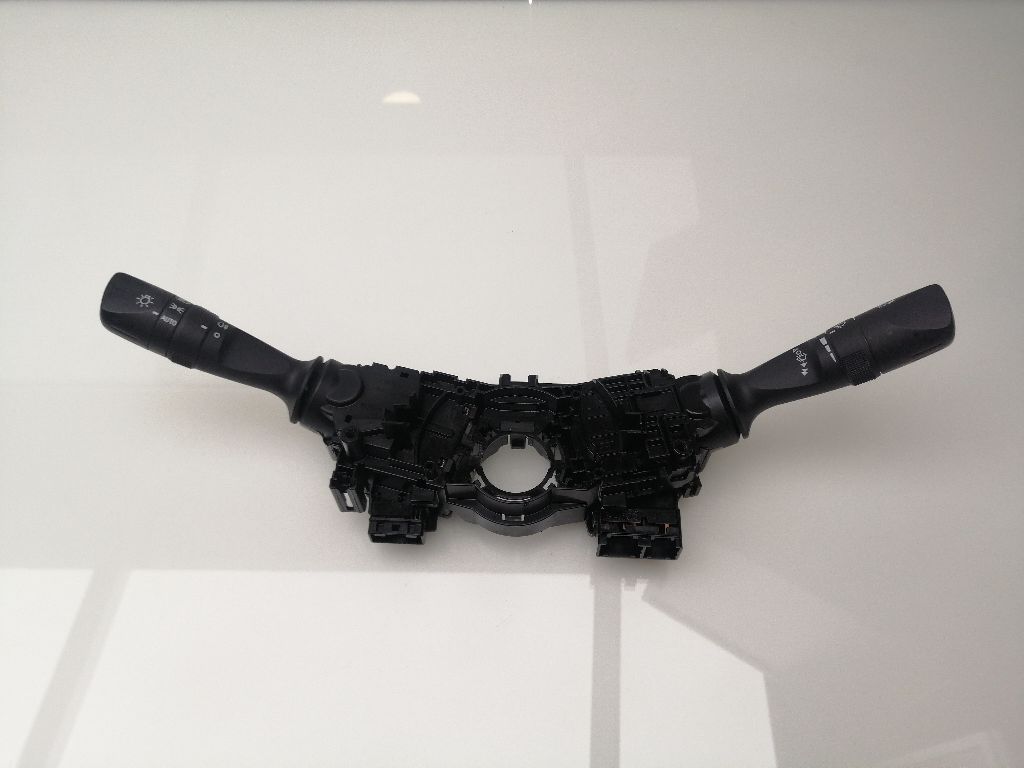 Commande multifonction TOYOTA HILUX (GUN1)