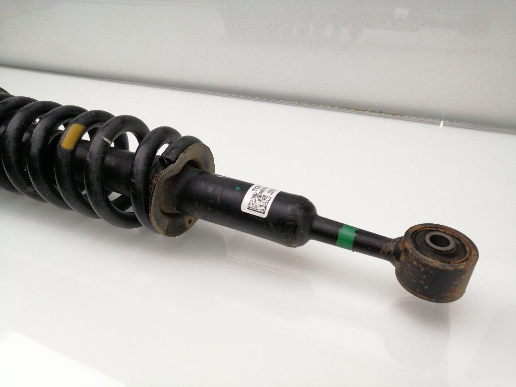 Stoßdämpfer vorne links TOYOTA HILUX (GUN1)