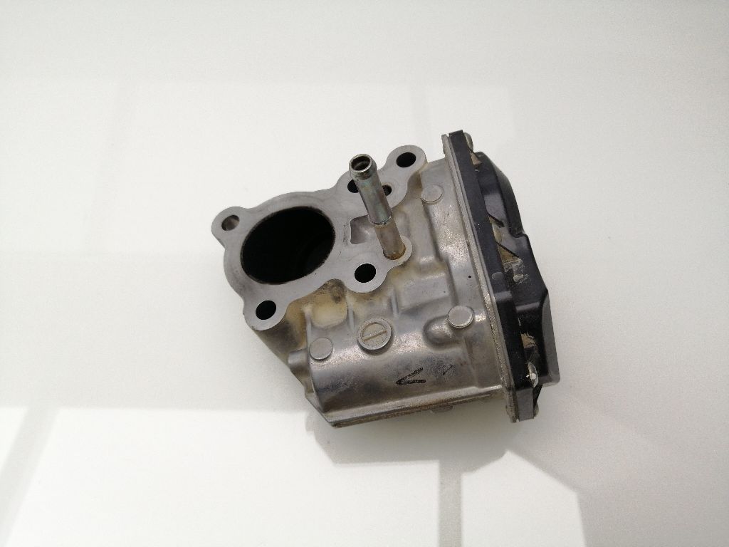 EGR valve TOYOTA HILUX (GUN1)