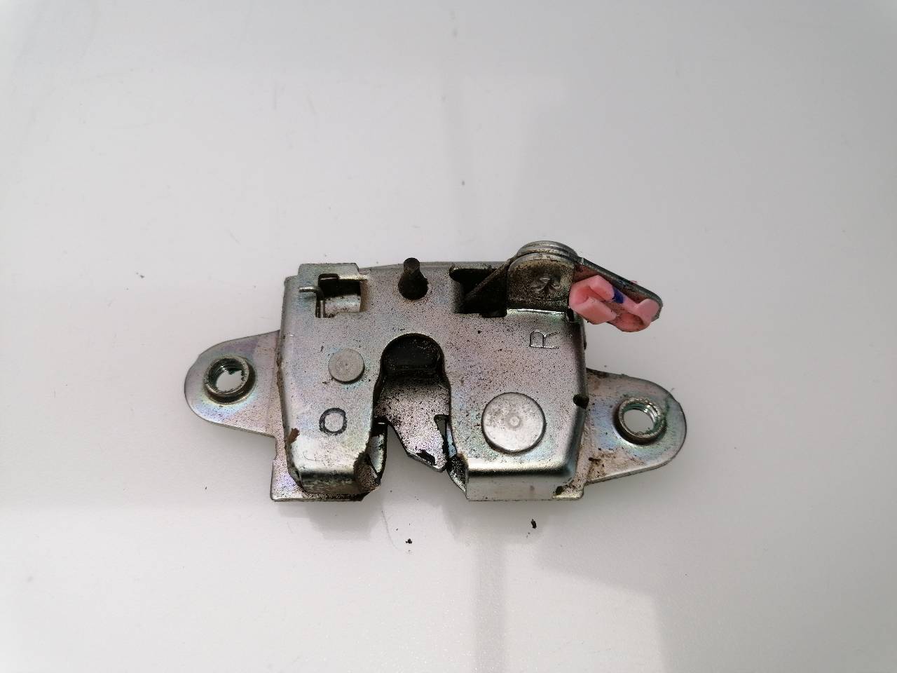 CERRADURA MALETERO / PORTON TOYOTA HILUX (GUN1)