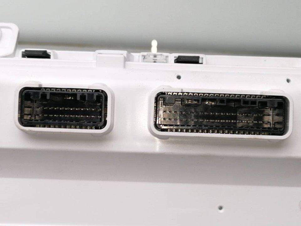 Kombiinstrument TOYOTA HILUX (GUN1)