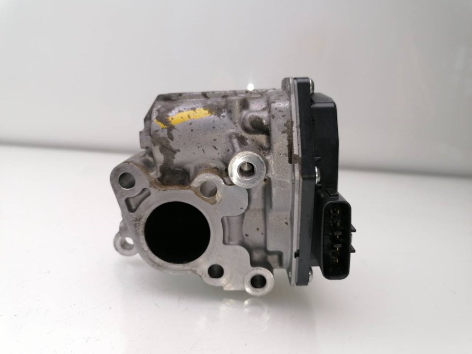 EGR valve TOYOTA HILUX (GUN1)