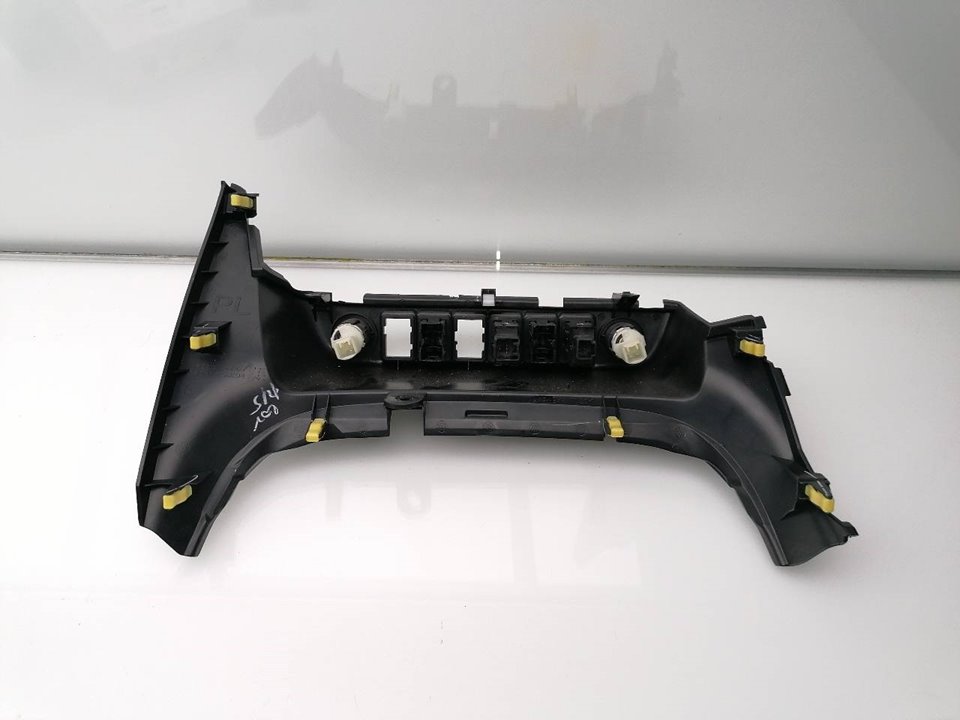 Commande multifonction TOYOTA HILUX (GUN1)