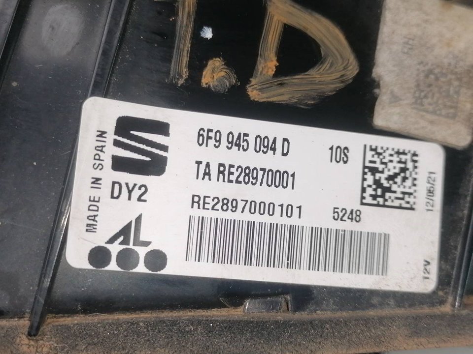 Farol traseiro direito SEAT ARONA