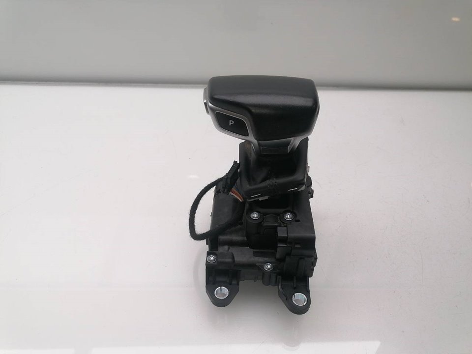Levier de vitesses AUDI A4 AVANT (8W5)