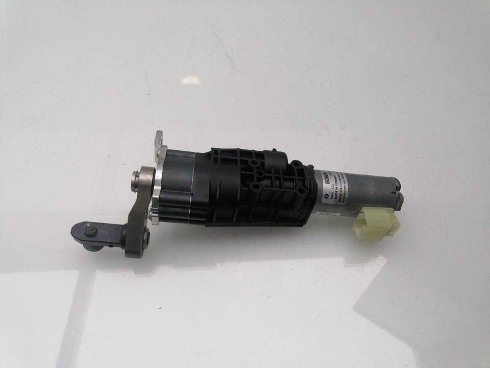Boot/Tailgate lock AUDI A4 AVANT (8W5)