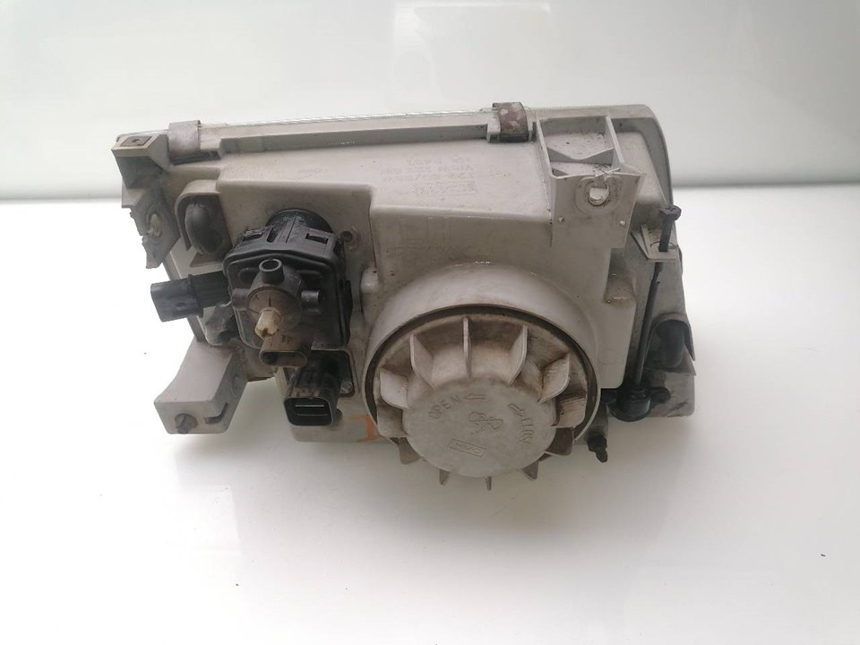 Farol esquerdo HYUNDAI GALLOPER II (JK-01)